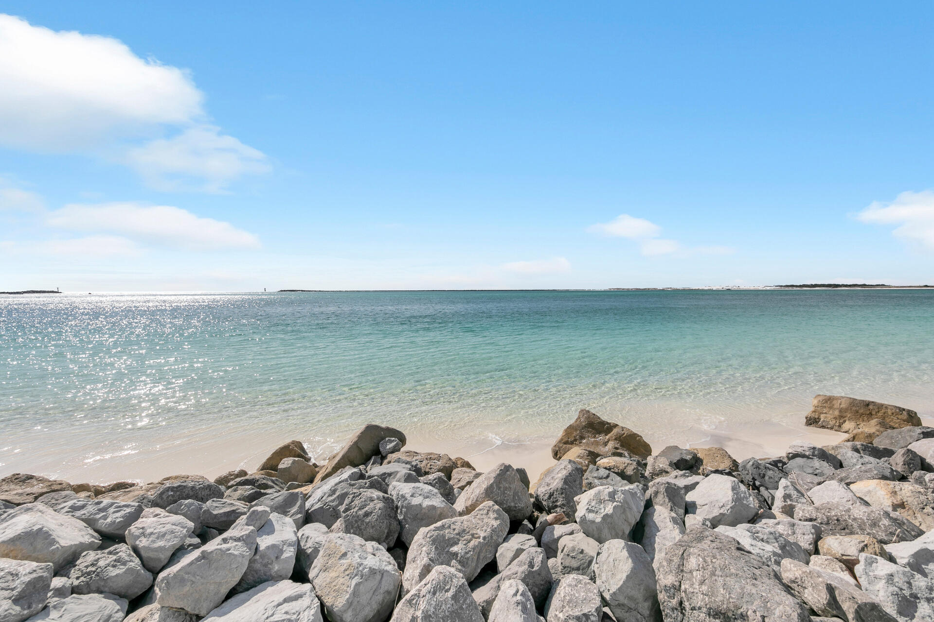 WATERVIEW TOWERS YACHT CLUB - Residential