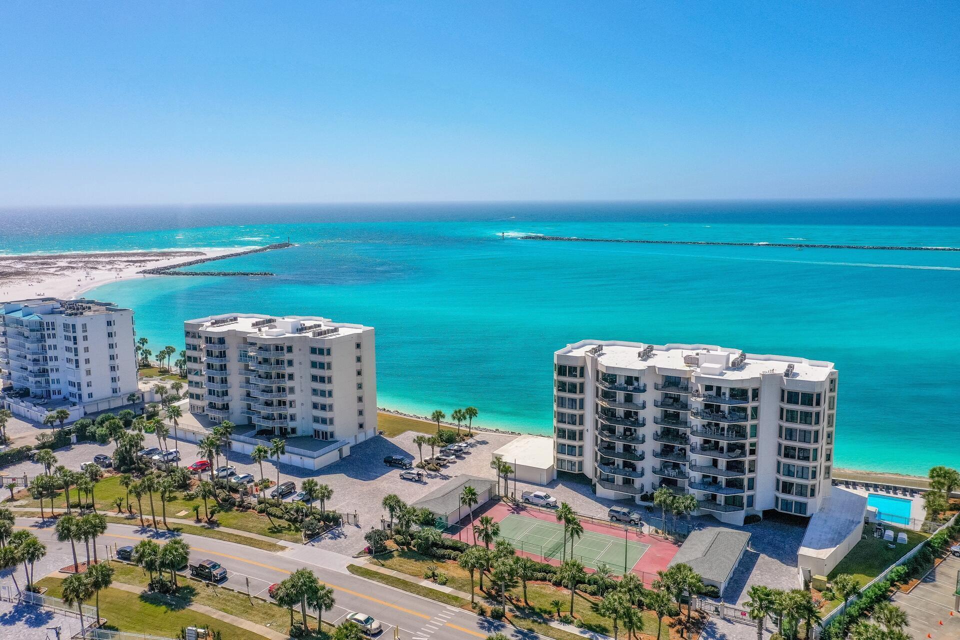 WATERVIEW TOWERS YACHT CLUB - Residential