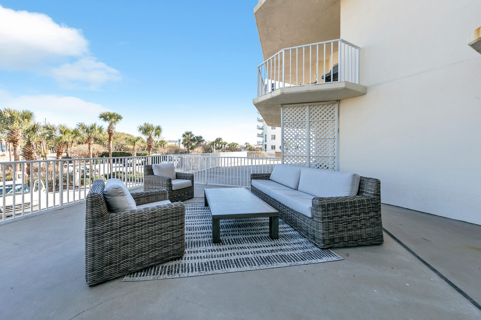 WATERVIEW TOWERS YACHT CLUB - Residential