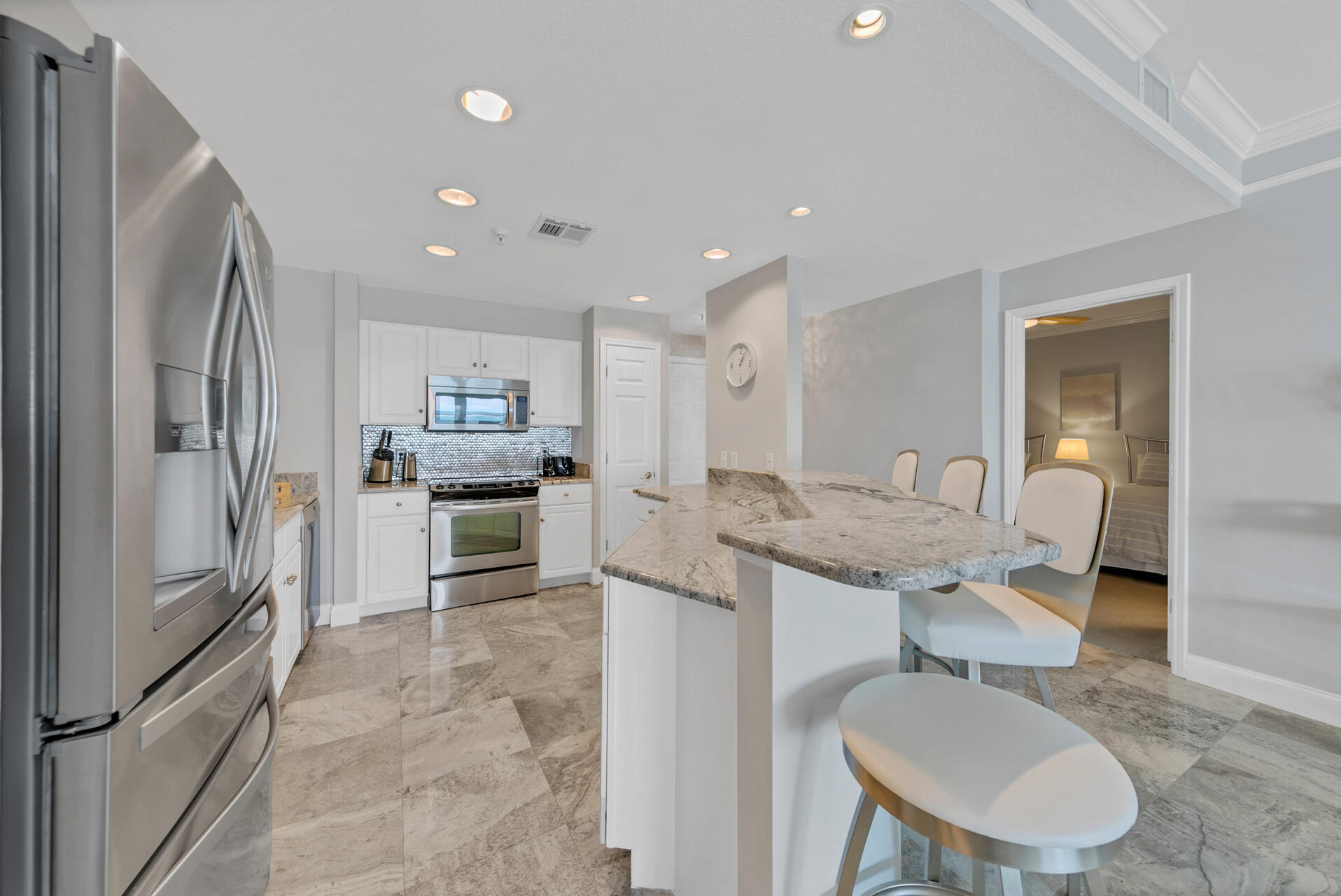 WATERVIEW TOWERS YACHT CLUB - Residential