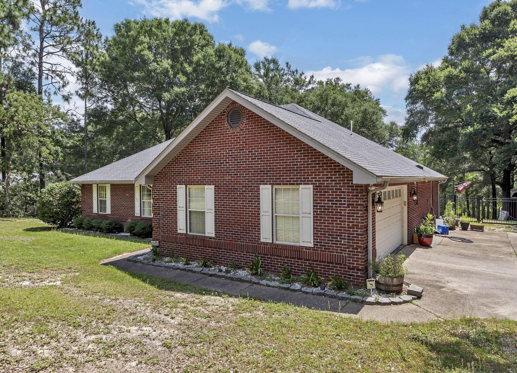 KENNEDY LAKES 1ST ADDN - Residential Lease