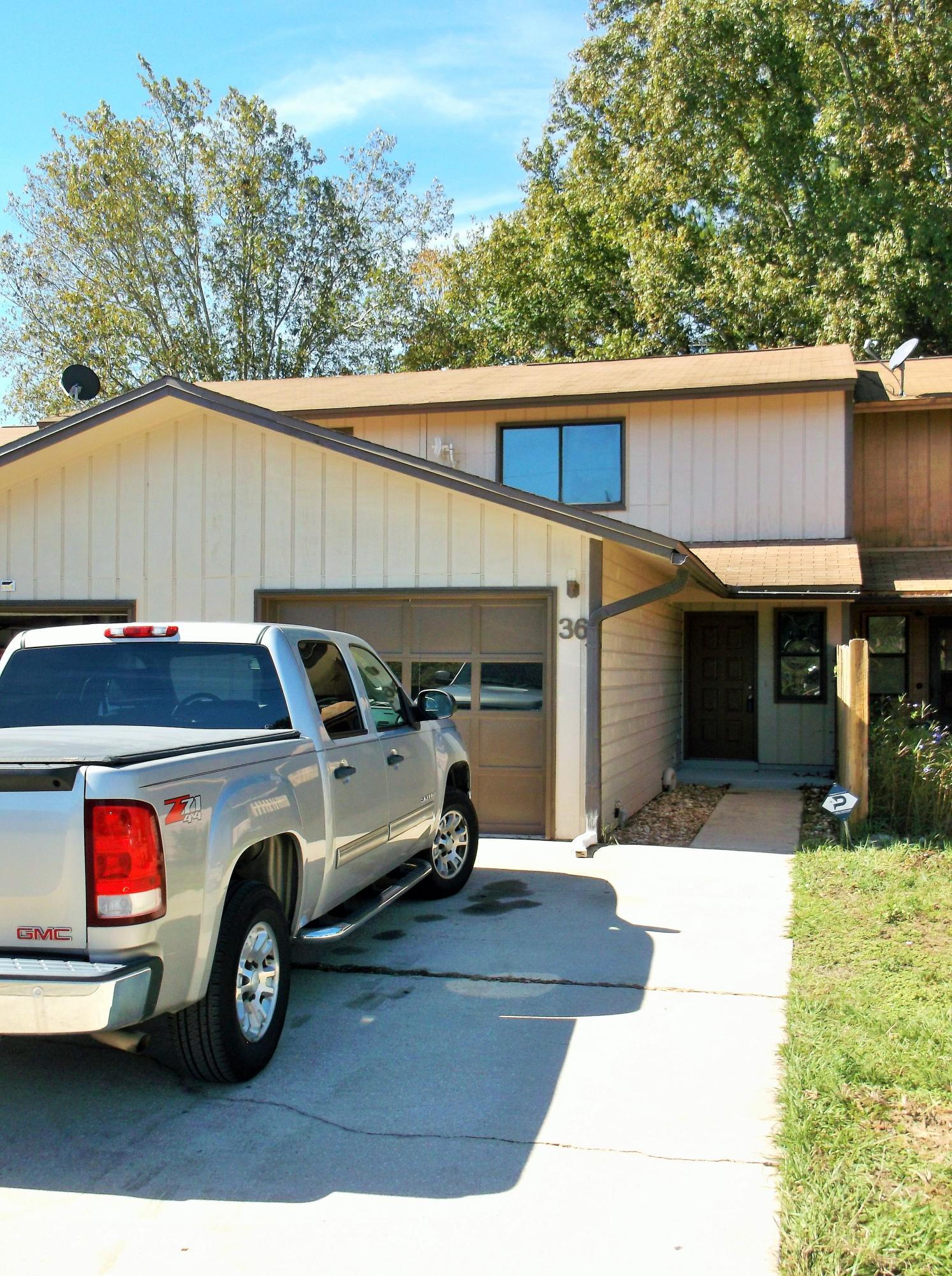 BAYWOOD T/H - Residential