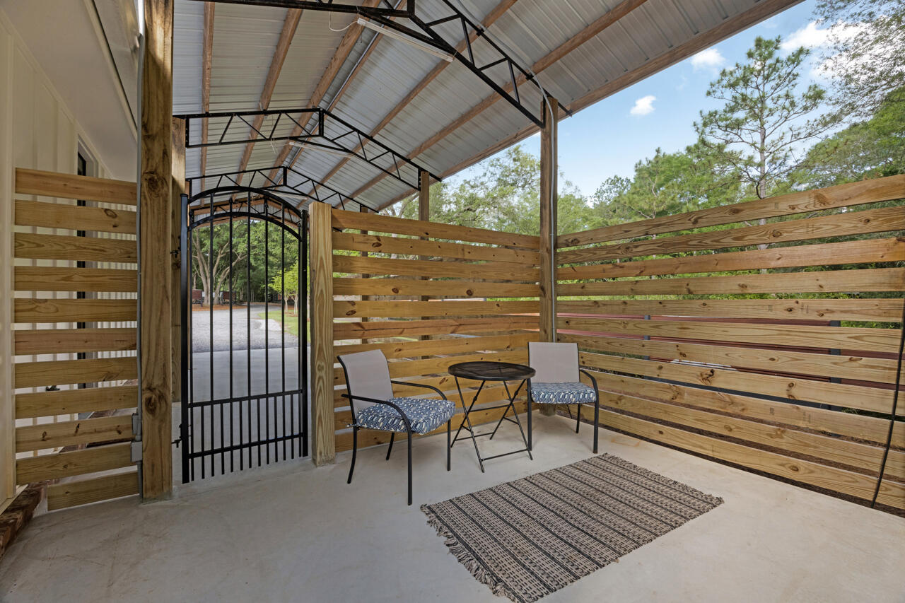 IMPERIAL LAKES - Residential