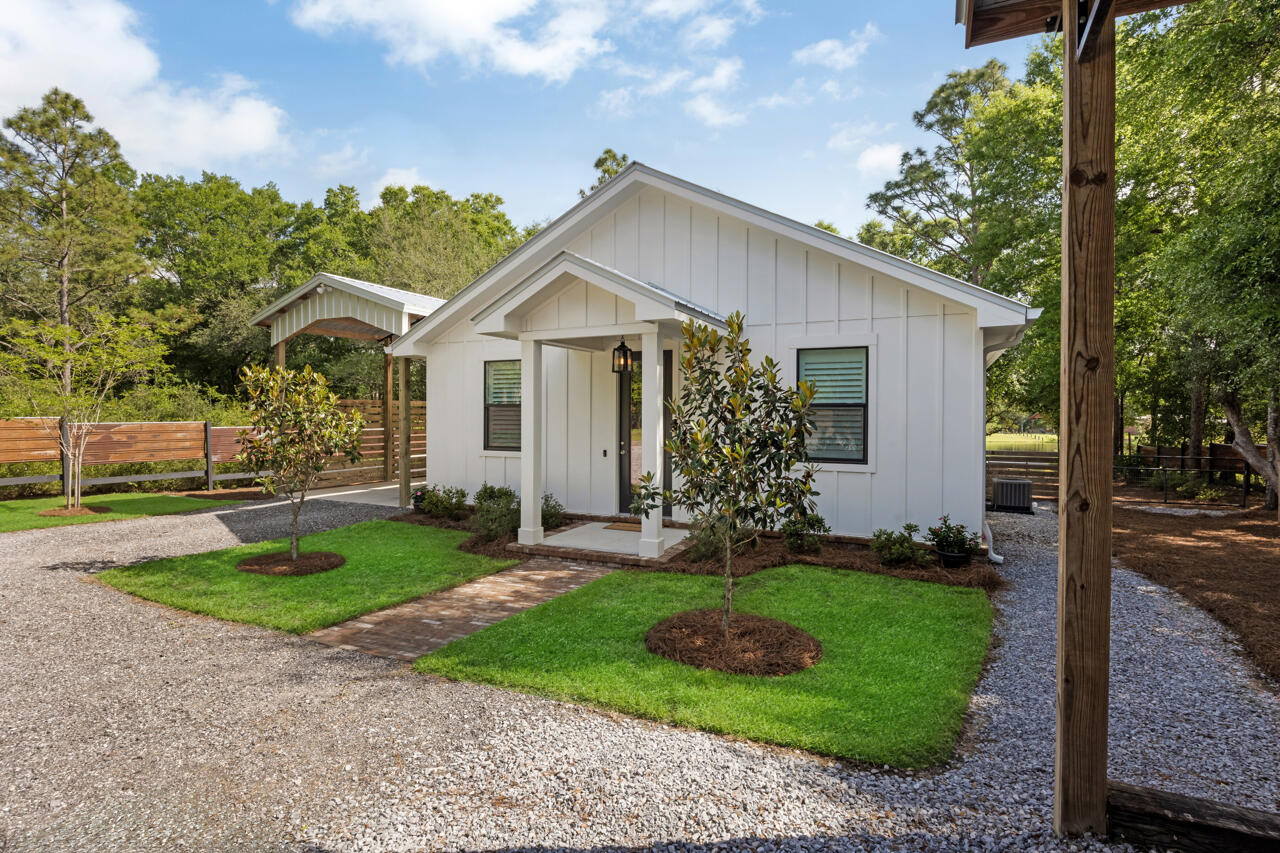 IMPERIAL LAKES - Residential