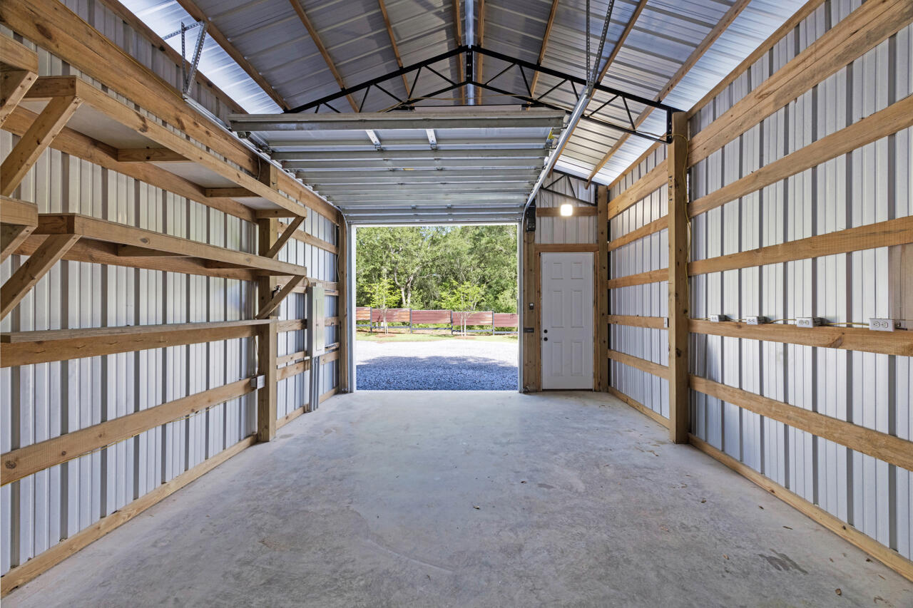 IMPERIAL LAKES - Residential