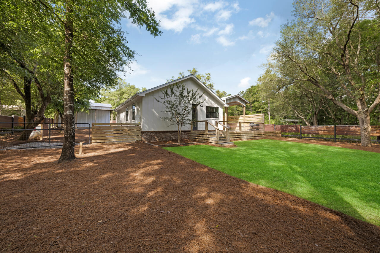 IMPERIAL LAKES - Residential