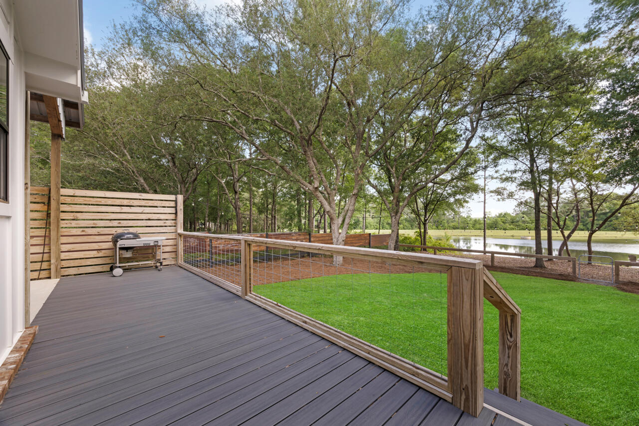 IMPERIAL LAKES - Residential