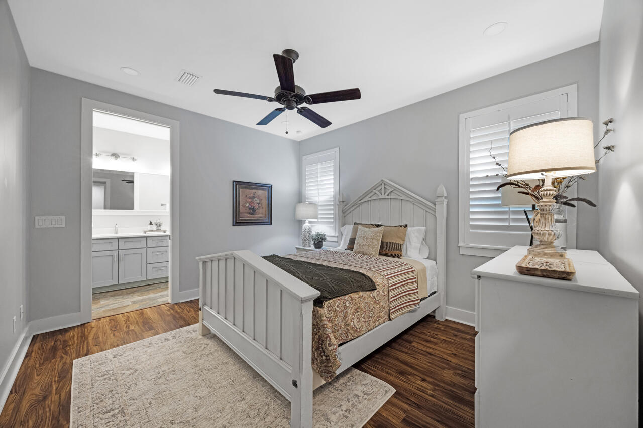 IMPERIAL LAKES - Residential