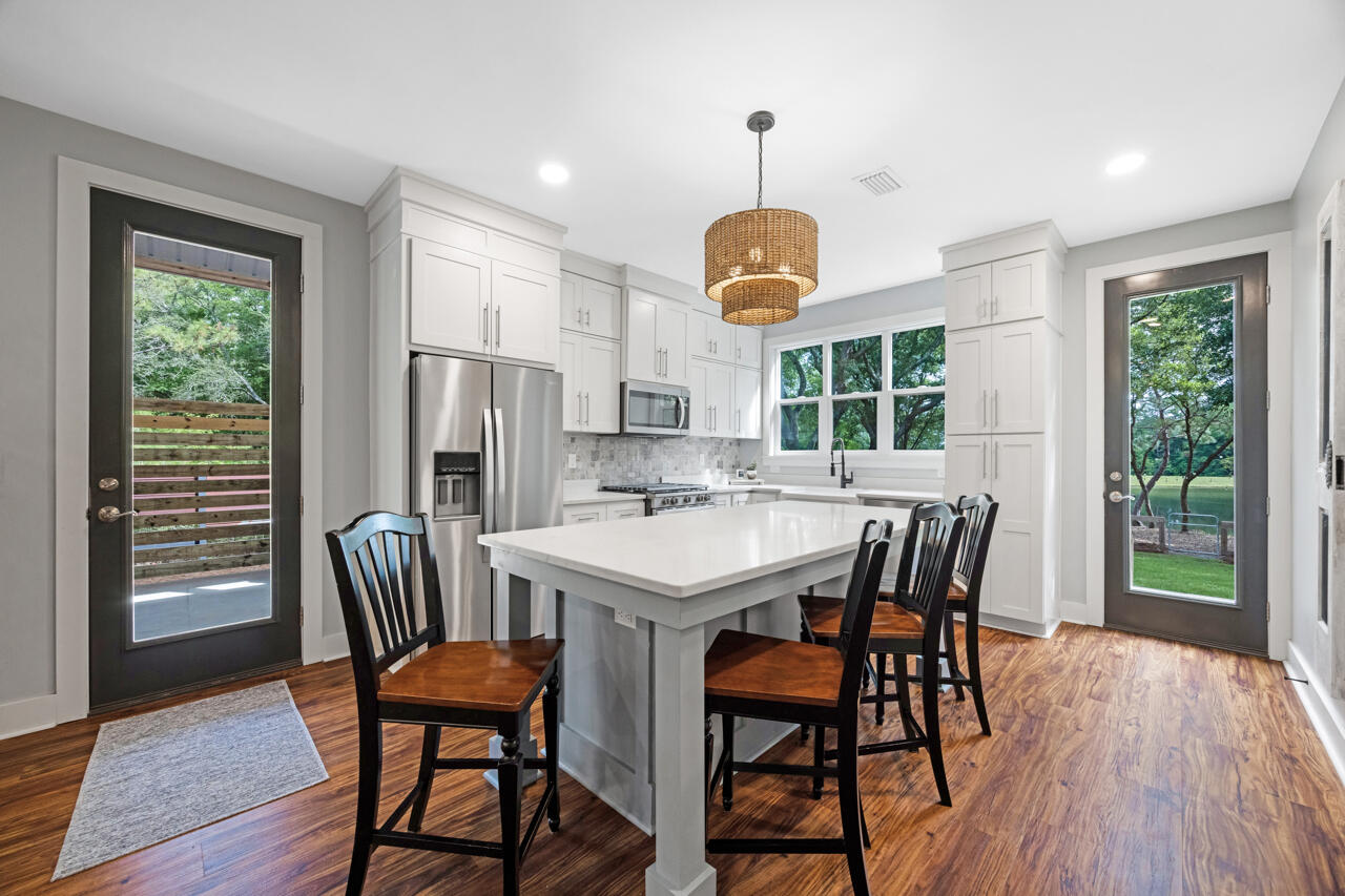 IMPERIAL LAKES - Residential