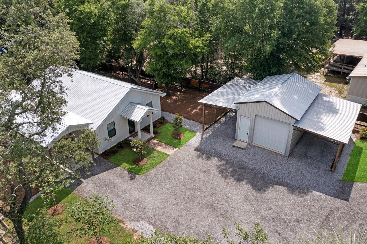 IMPERIAL LAKES - Residential