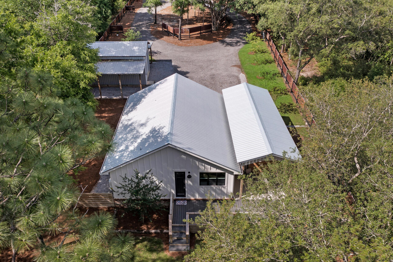 IMPERIAL LAKES - Residential