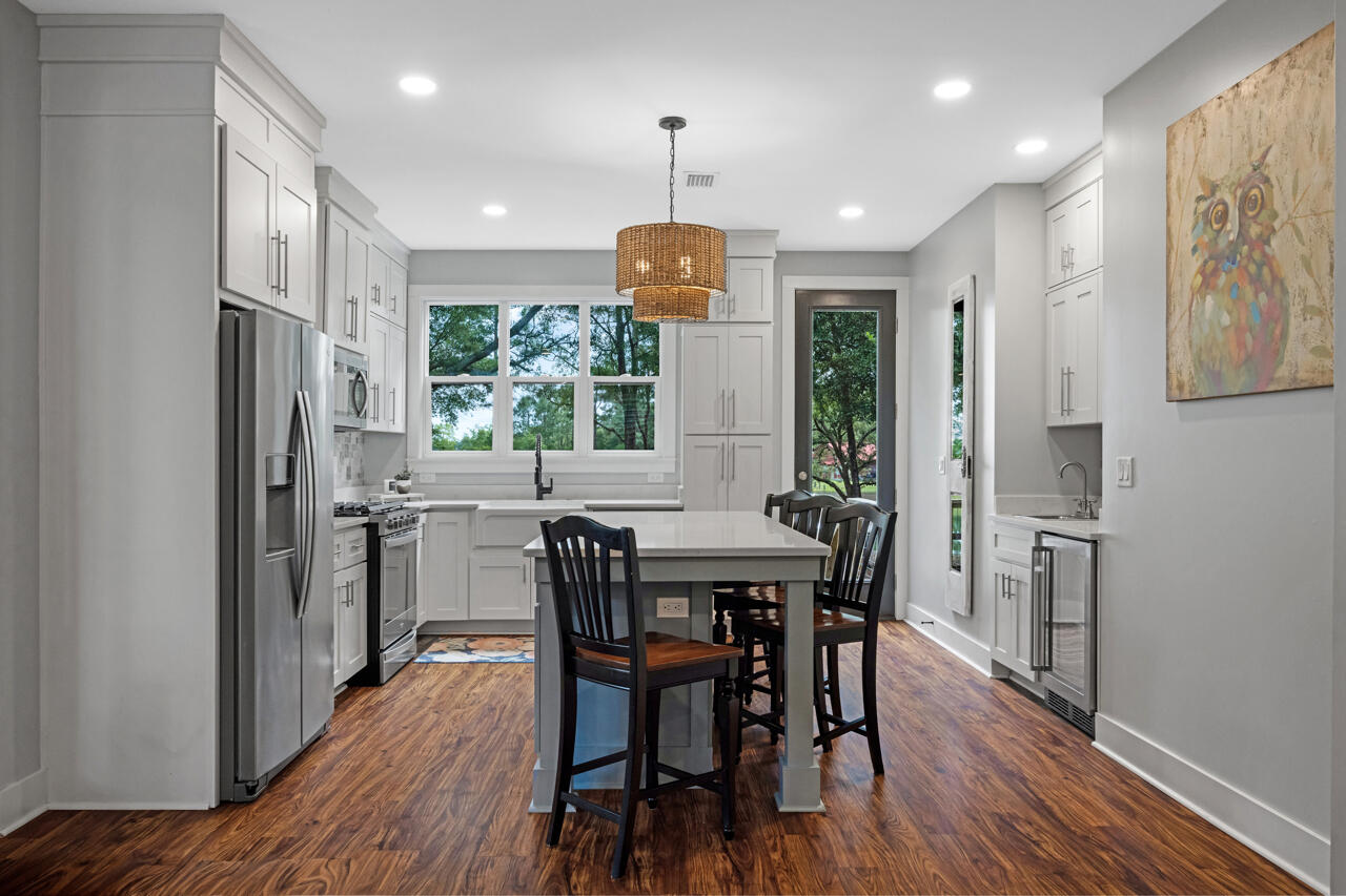 IMPERIAL LAKES - Residential