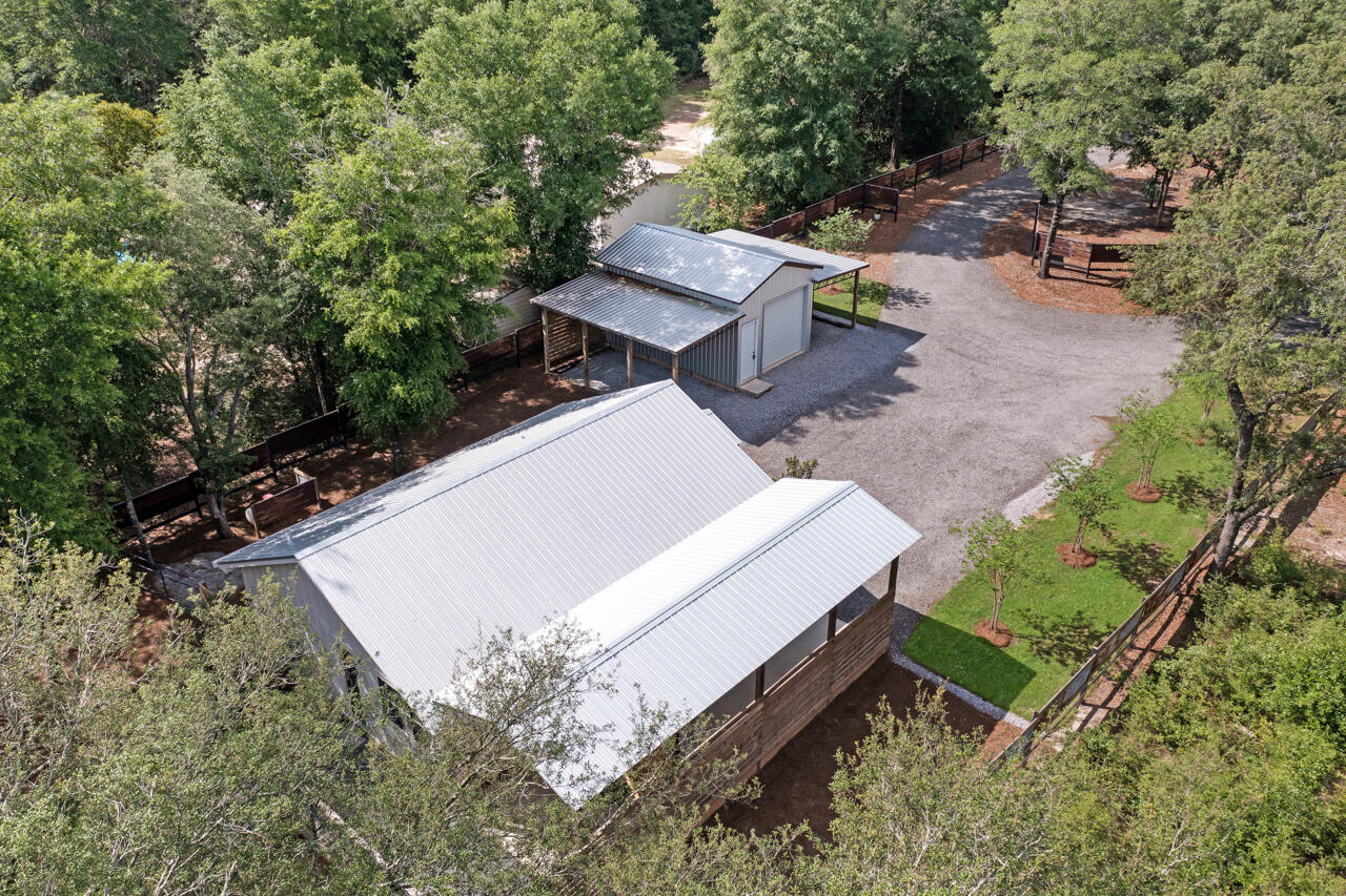 IMPERIAL LAKES - Residential