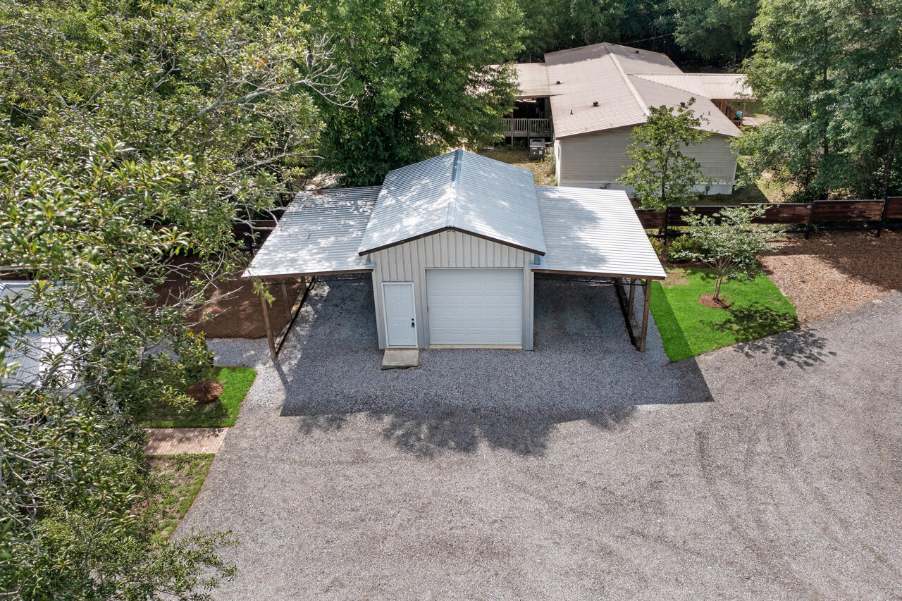 IMPERIAL LAKES - Residential