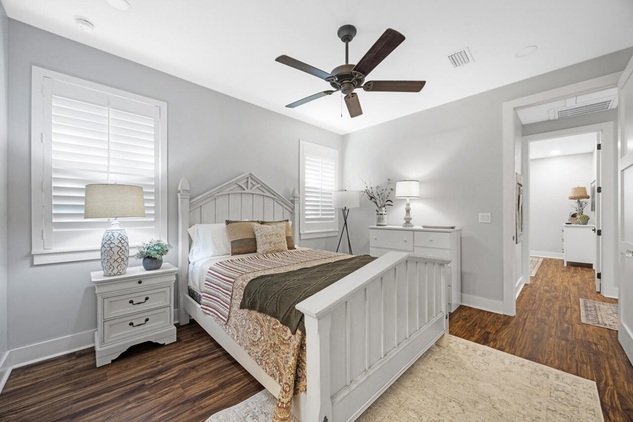 IMPERIAL LAKES - Residential