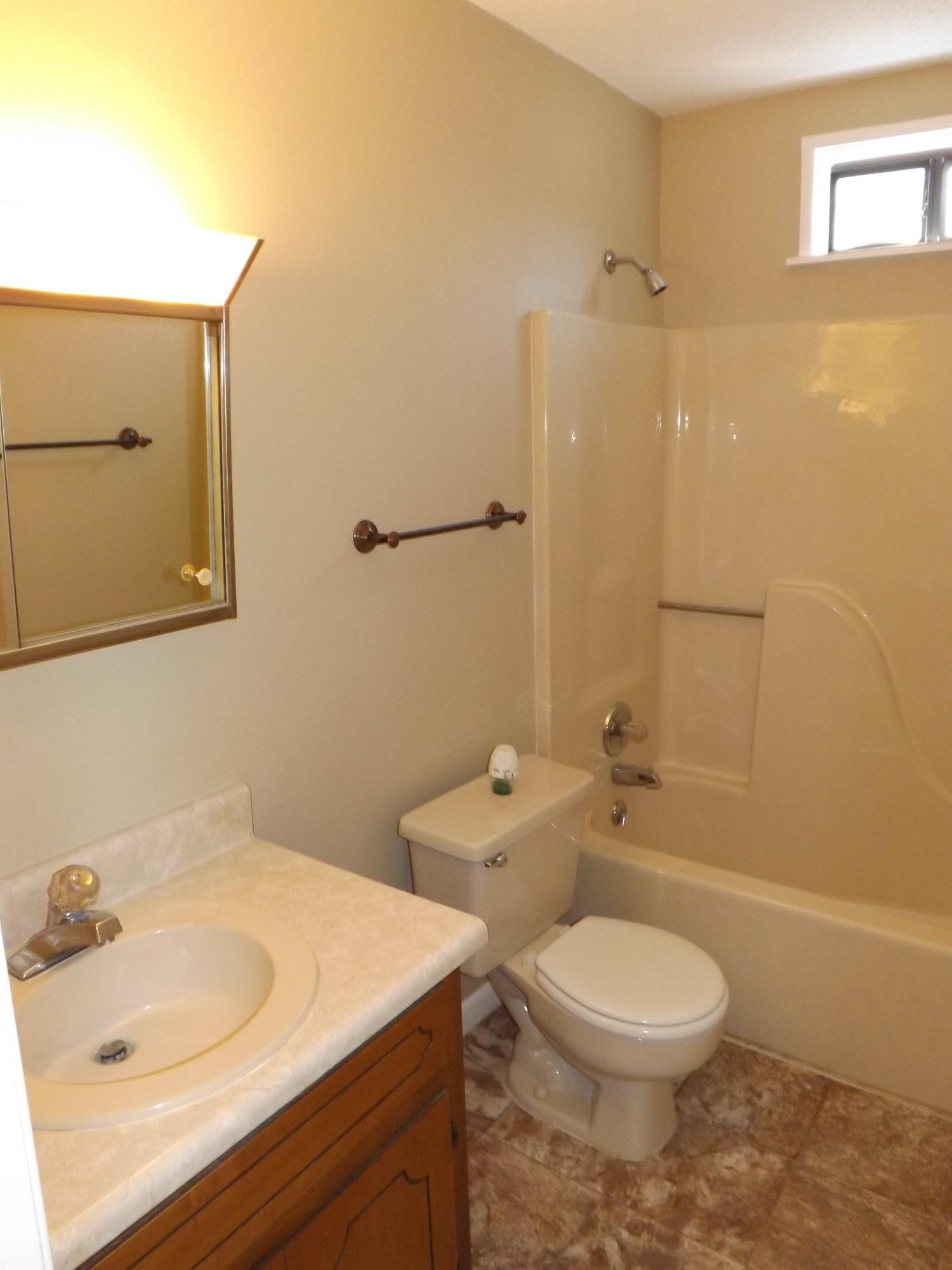 CREEKSIDE - Residential