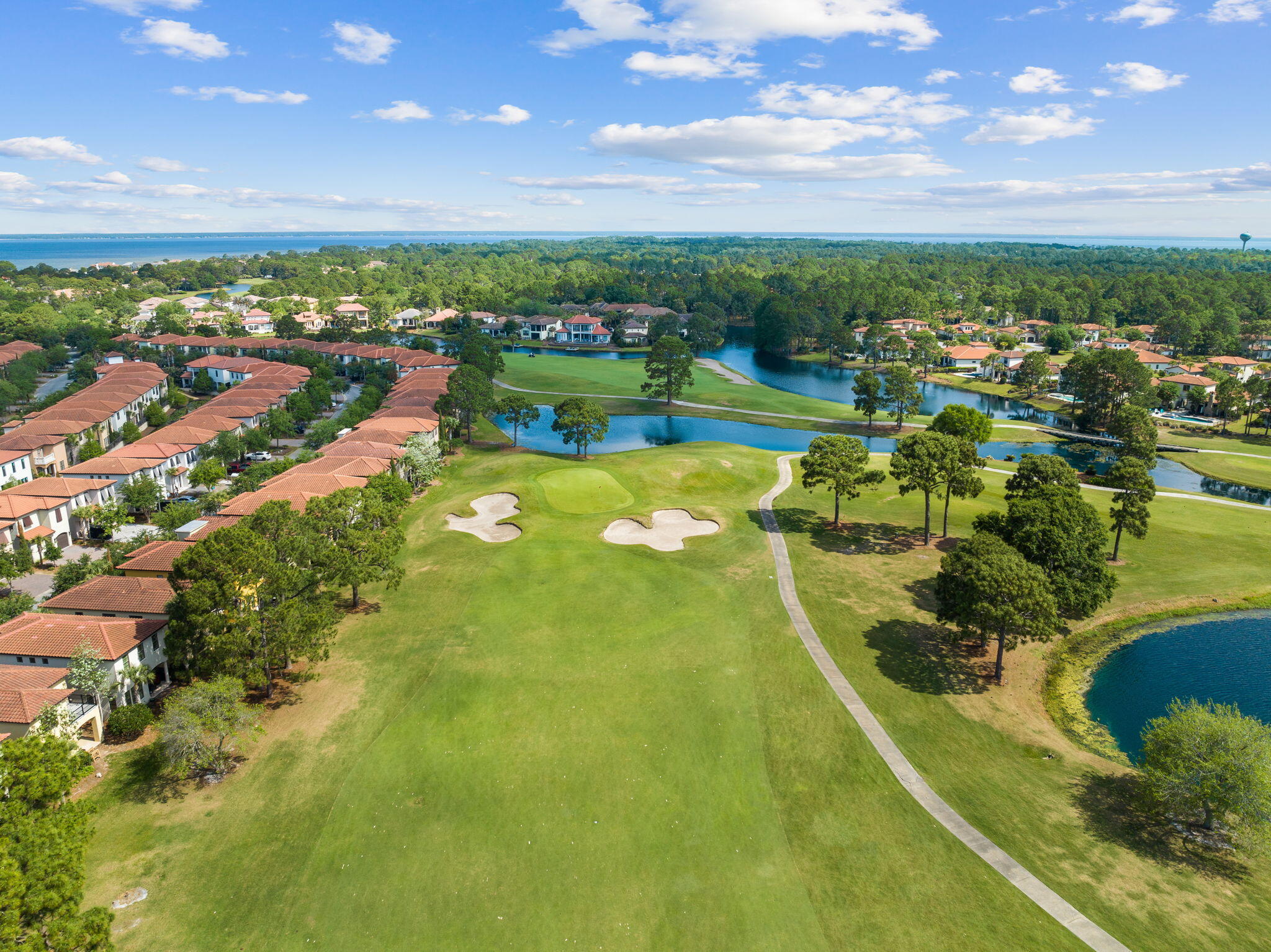 VILLA LAGO - Residential