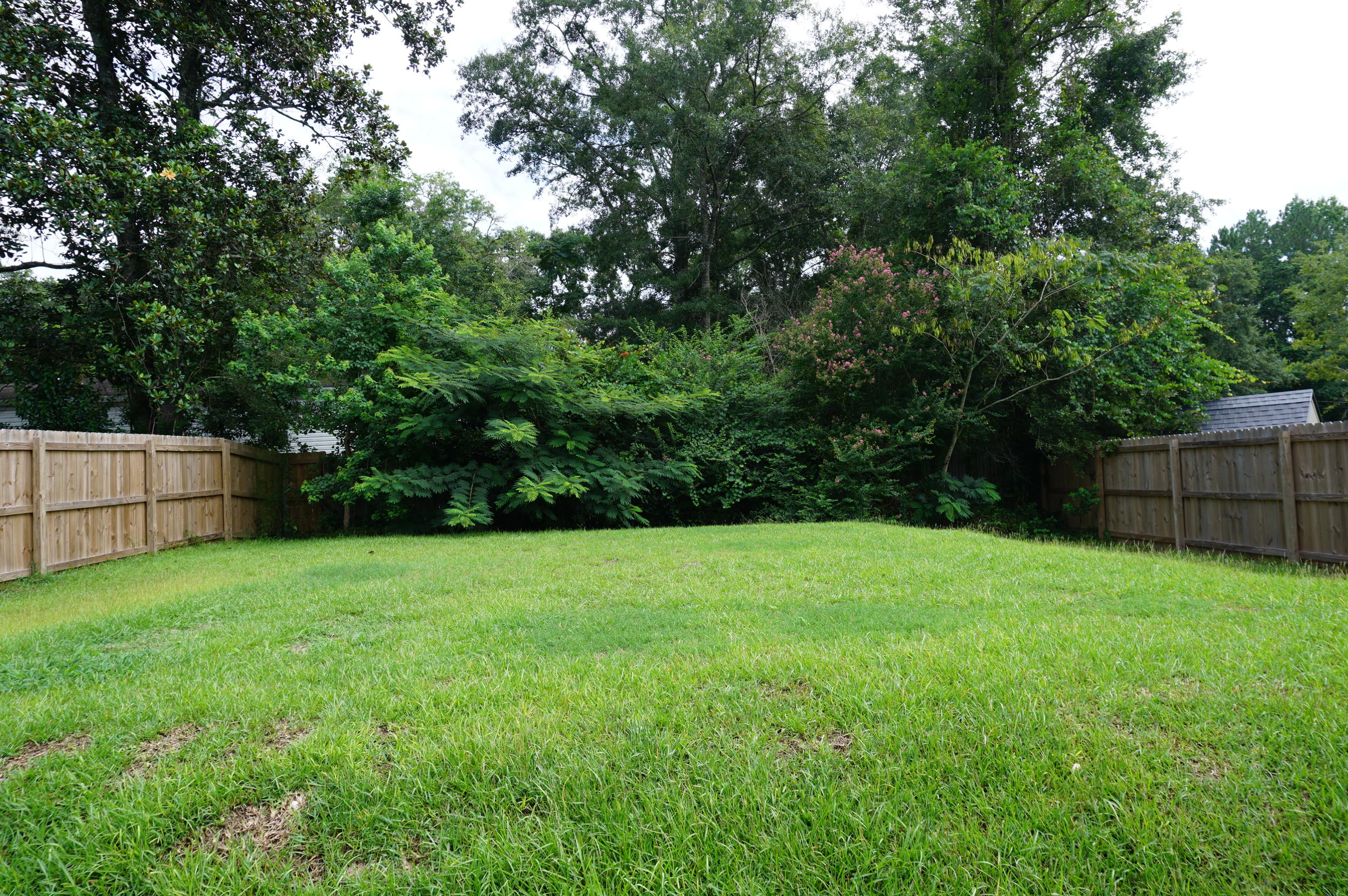 HOME INV CO OF MILLIGAN LOTS 14 THRU 16 BLK H - Residential Lease