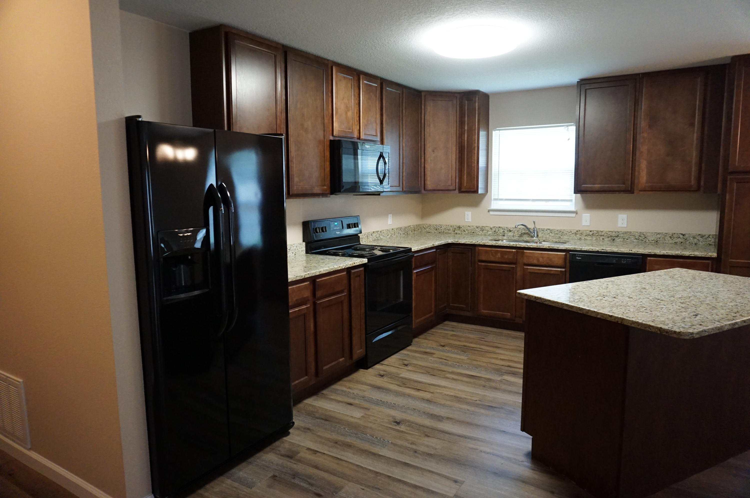 HOME INV CO OF MILLIGAN LOTS 14 THRU 16 BLK H - Residential Lease