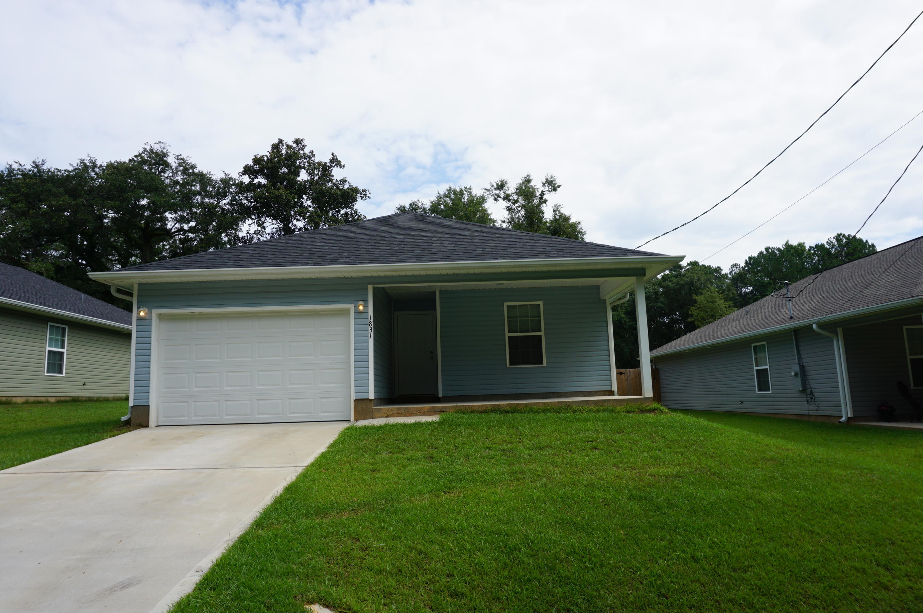 HOME INV CO OF MILLIGAN LOTS 14 THRU 16 BLK H - Residential Lease