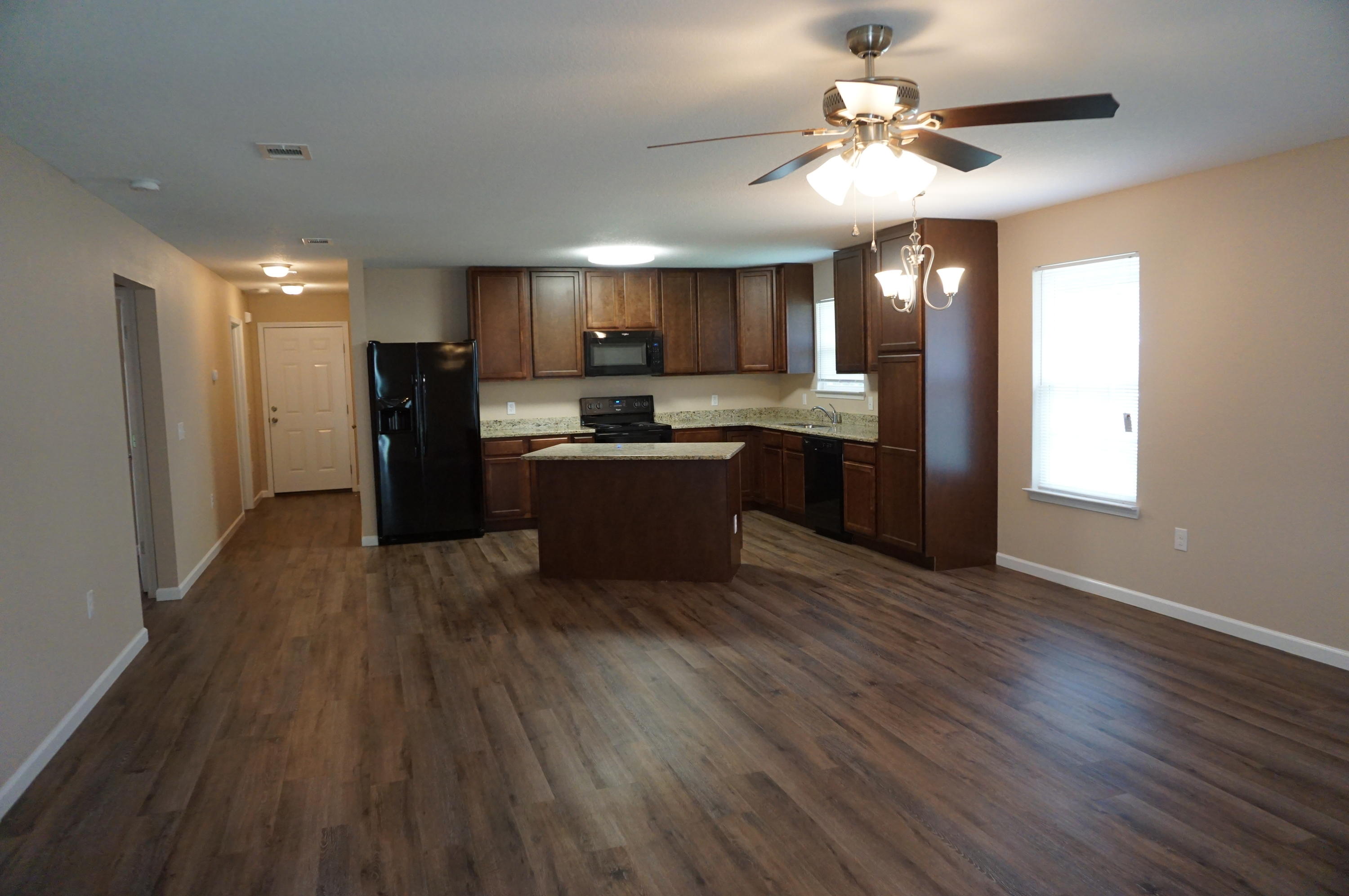 HOME INV CO OF MILLIGAN LOTS 14 THRU 16 BLK H - Residential Lease