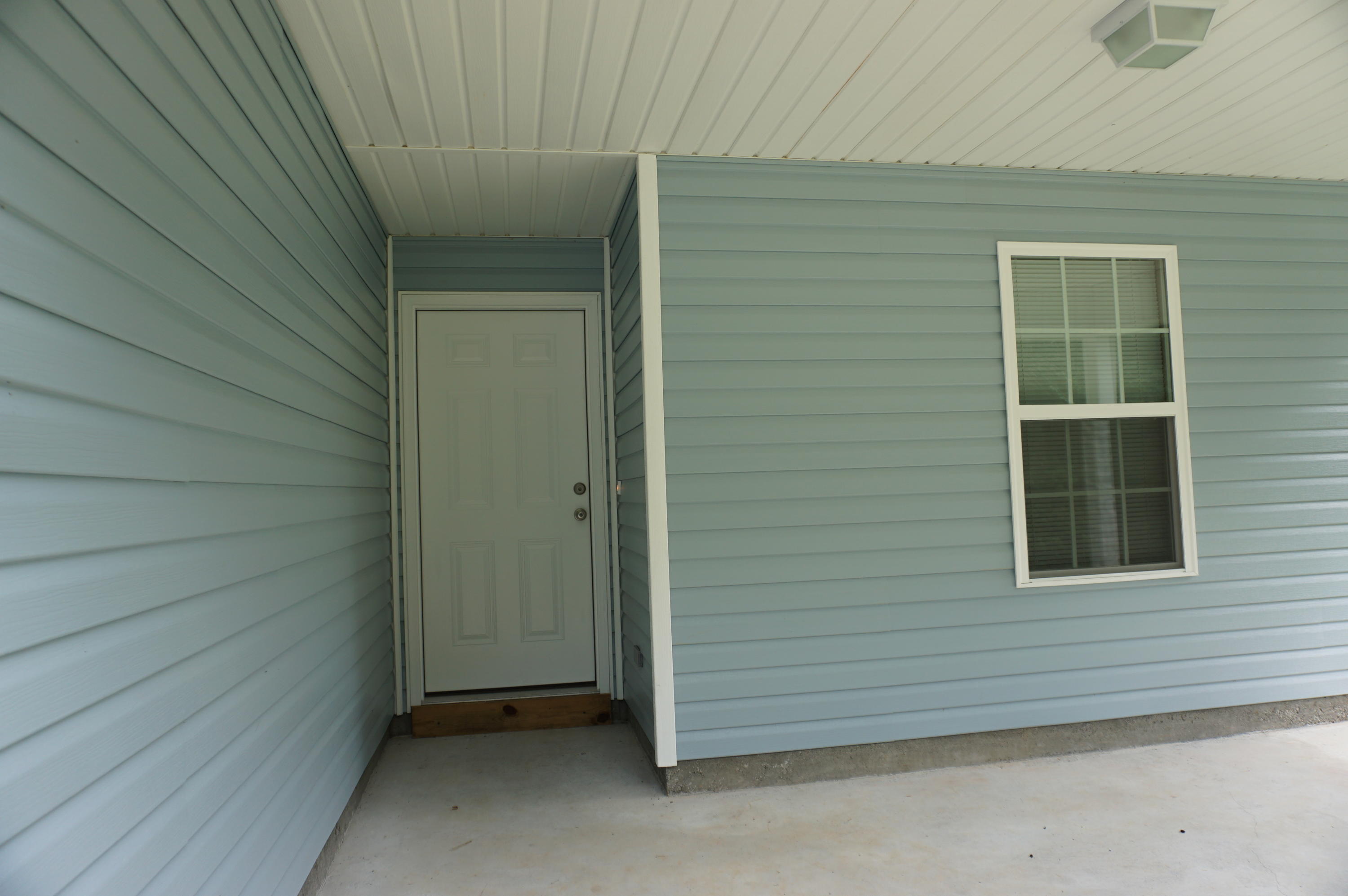 HOME INV CO OF MILLIGAN LOTS 14 THRU 16 BLK H - Residential Lease