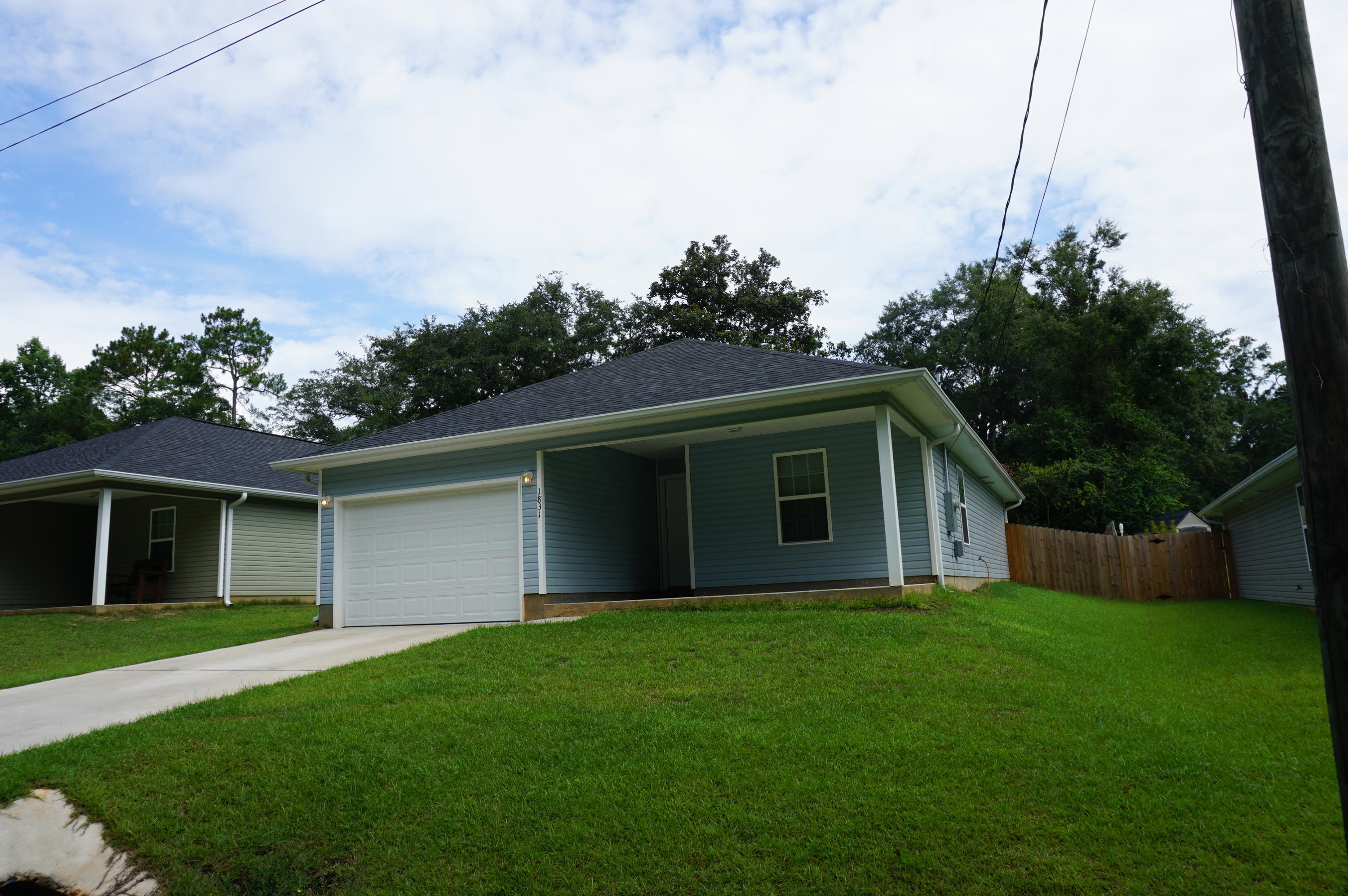 HOME INV CO OF MILLIGAN LOTS 14 THRU 16 BLK H - Residential Lease