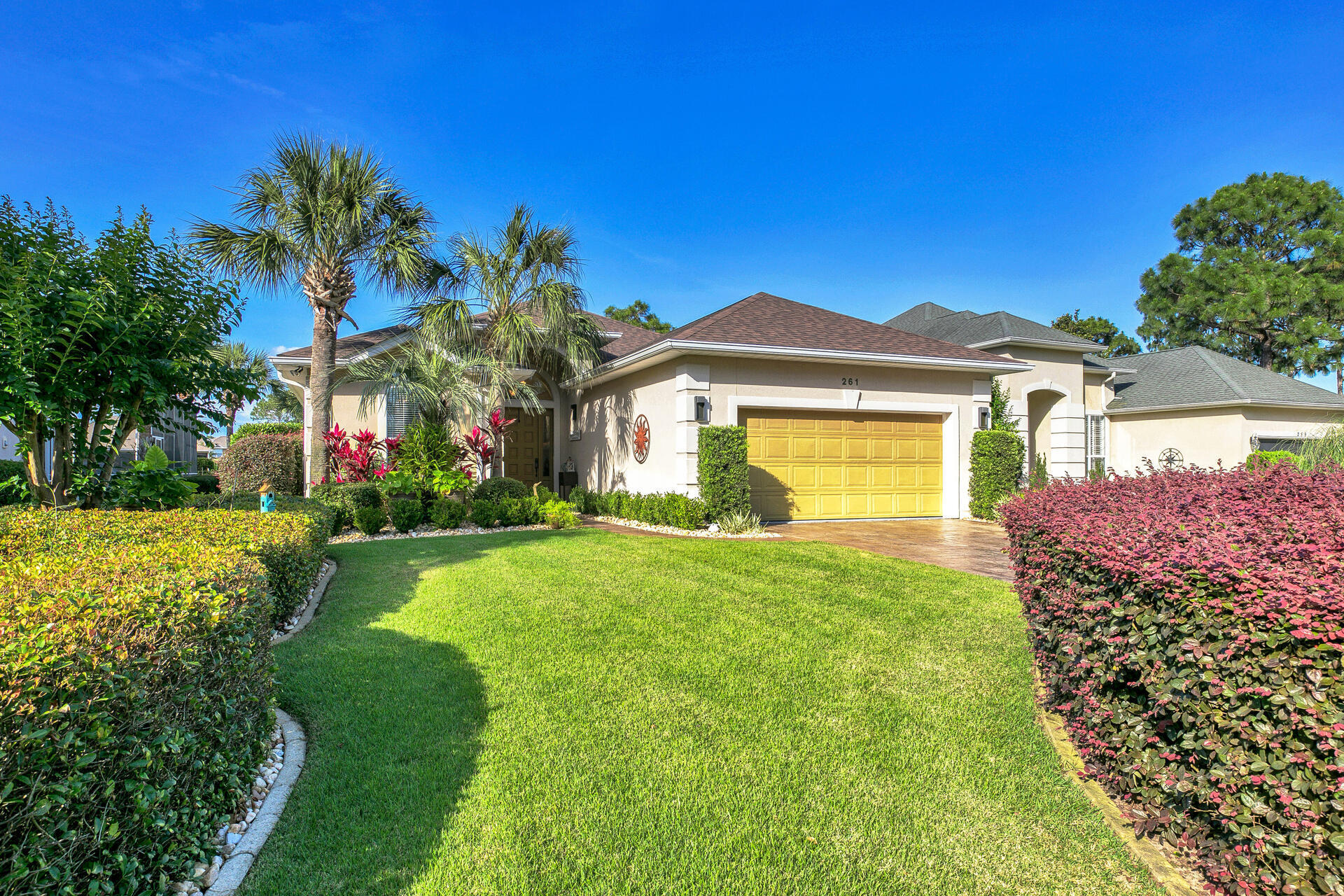 Emerald Lakes - Residential