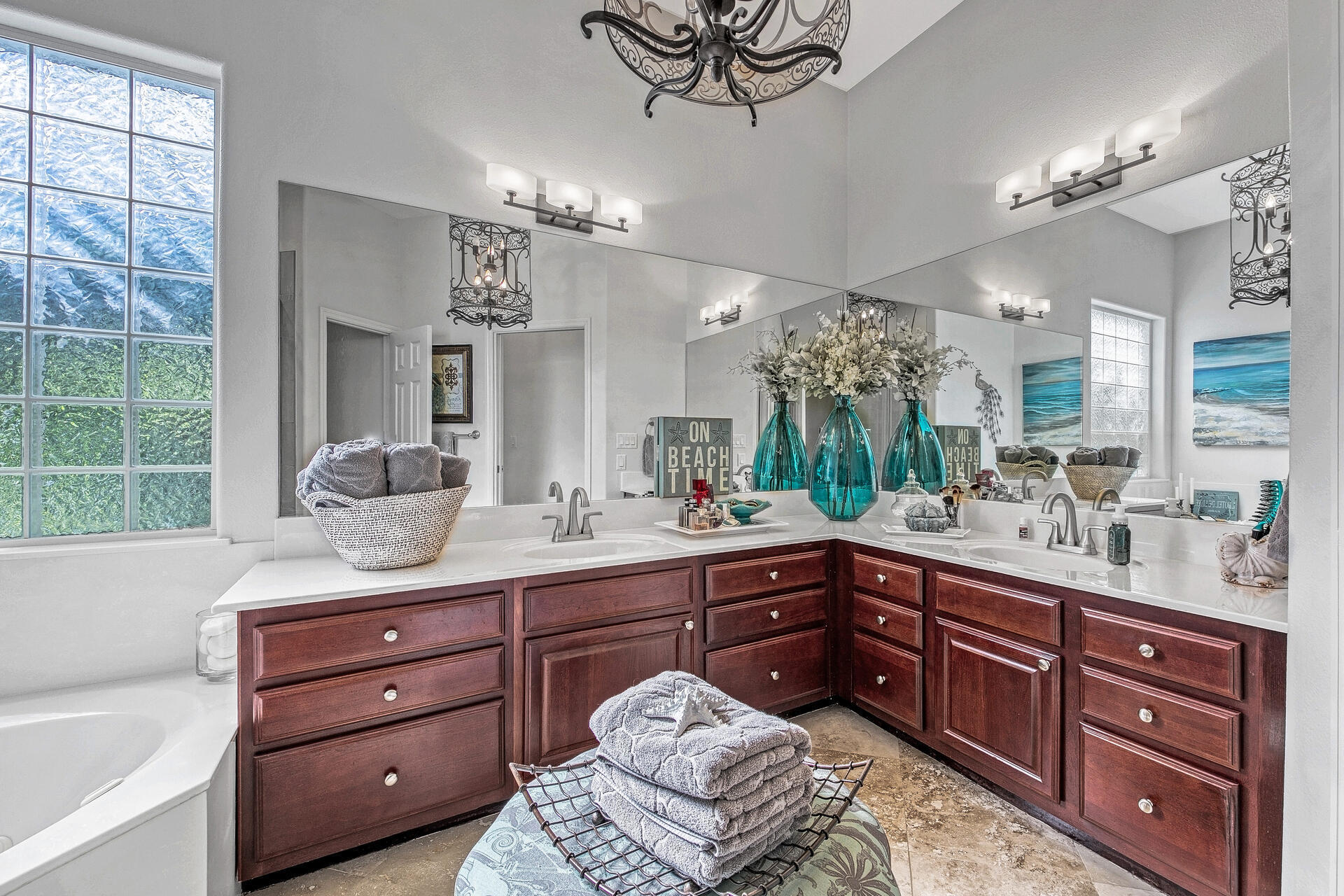 Emerald Lakes - Residential