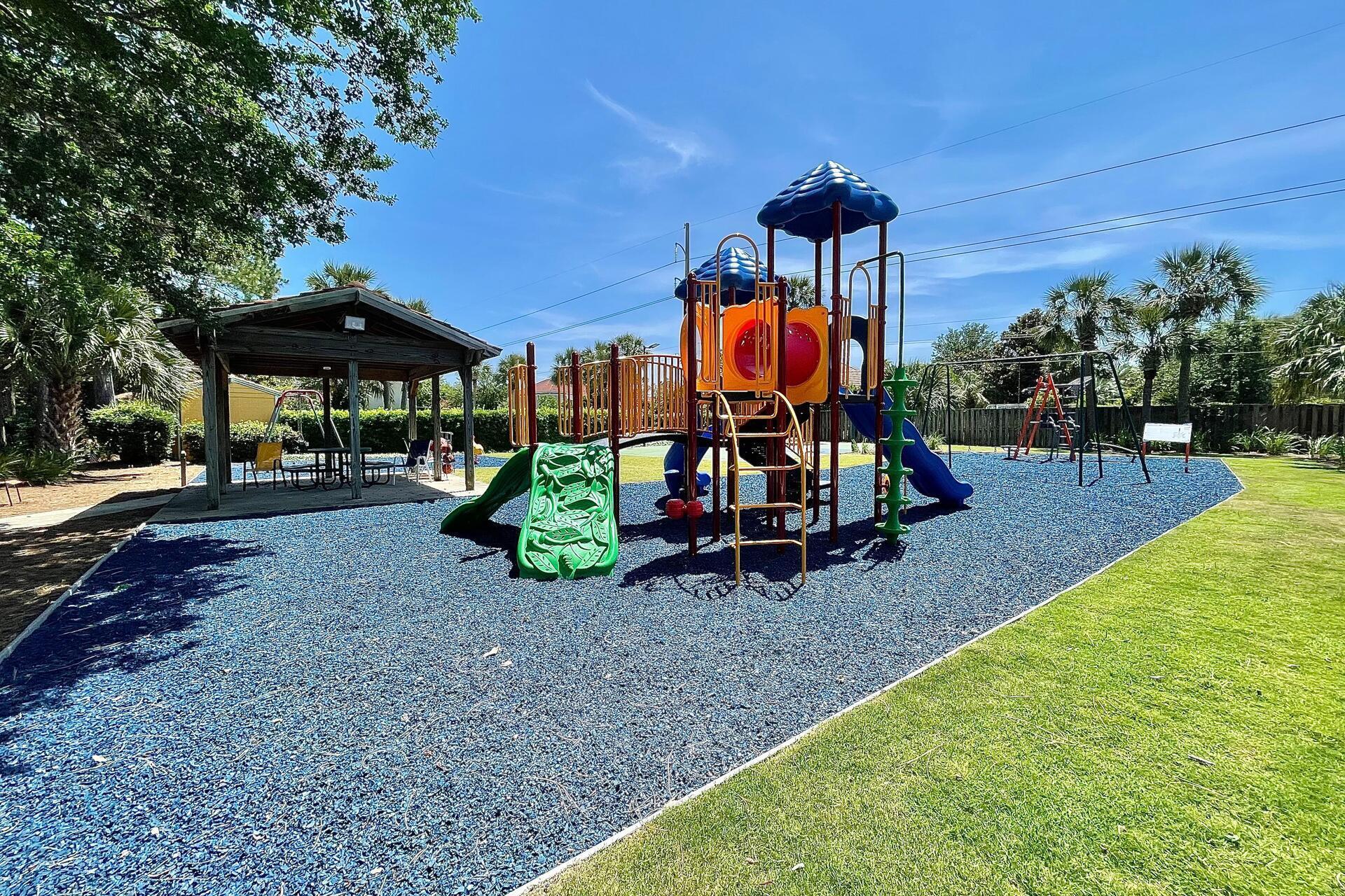 Emerald Lakes - Residential