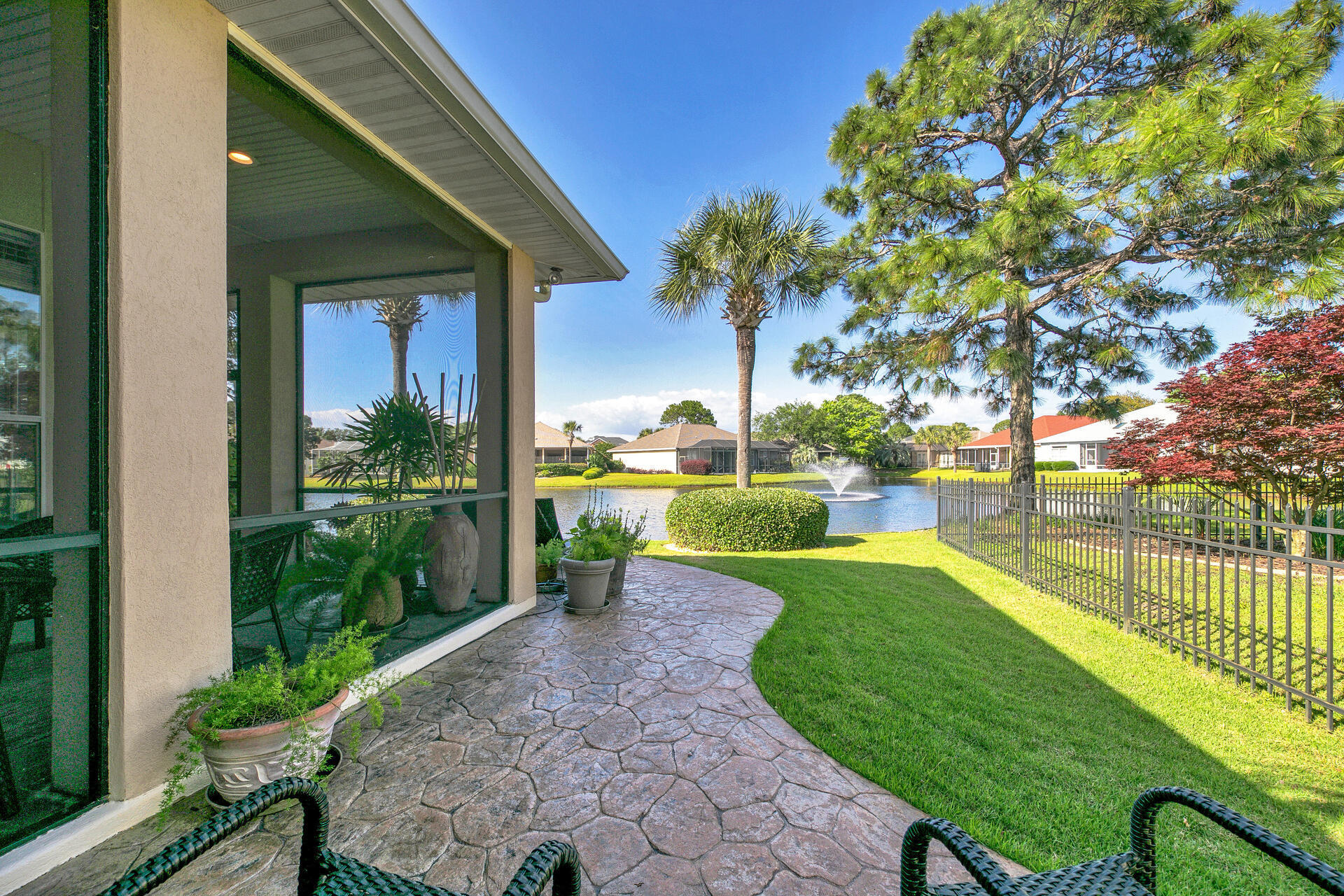 Emerald Lakes - Residential