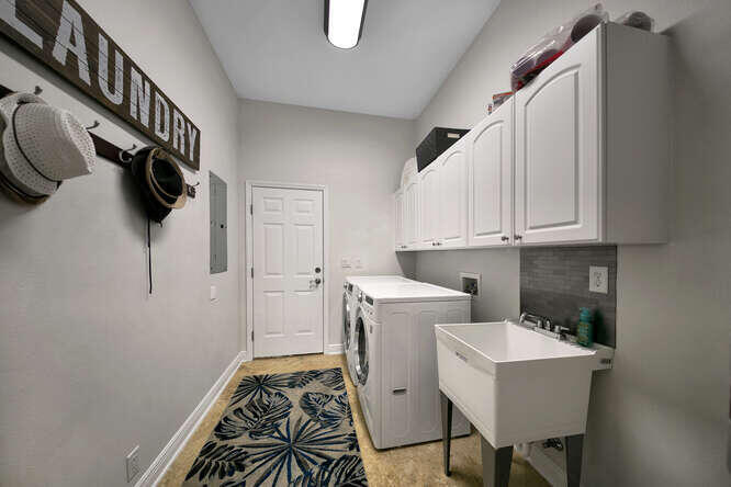 Emerald Lakes - Residential