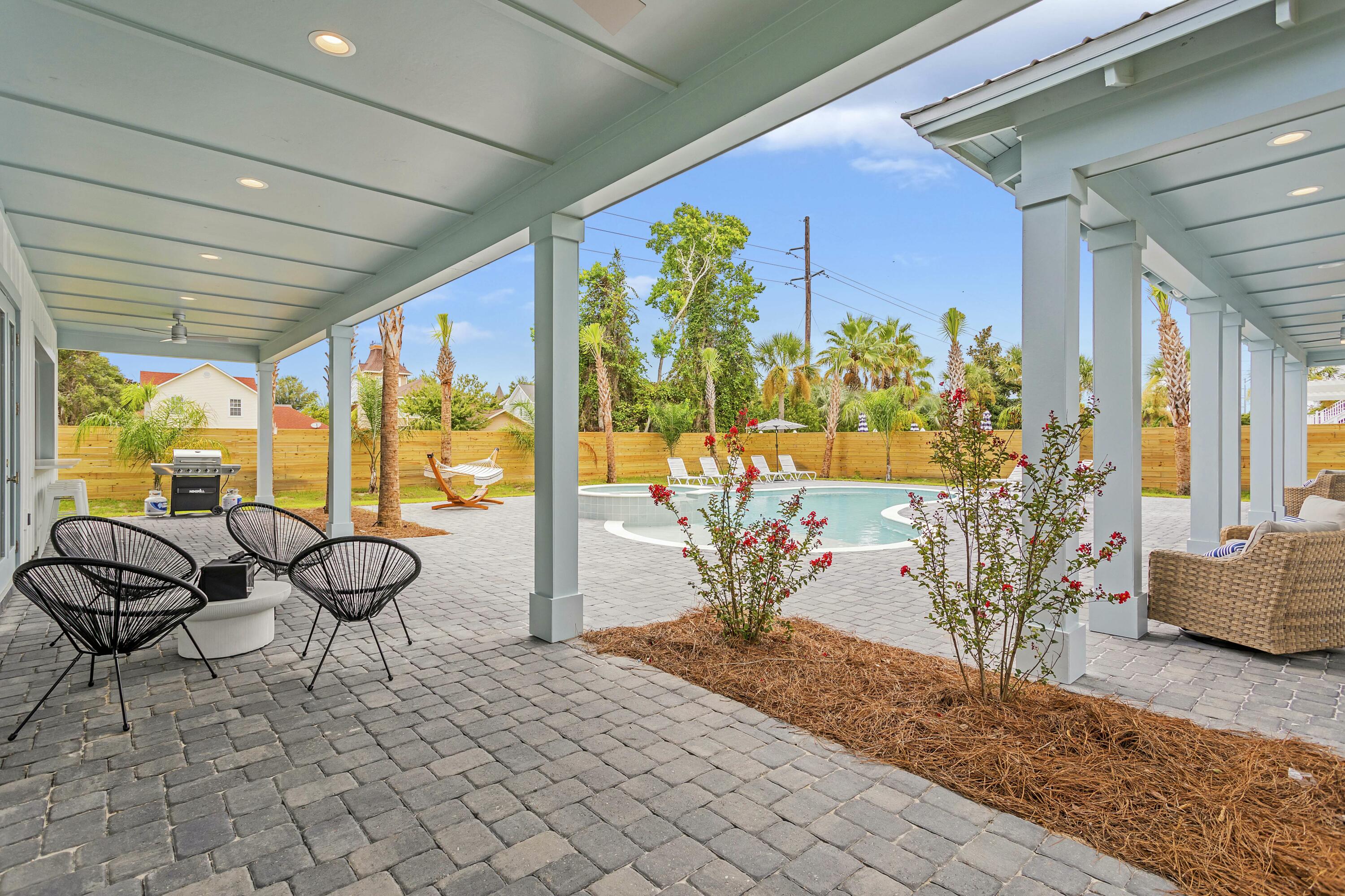 CRYSTAL BEACH - Residential
