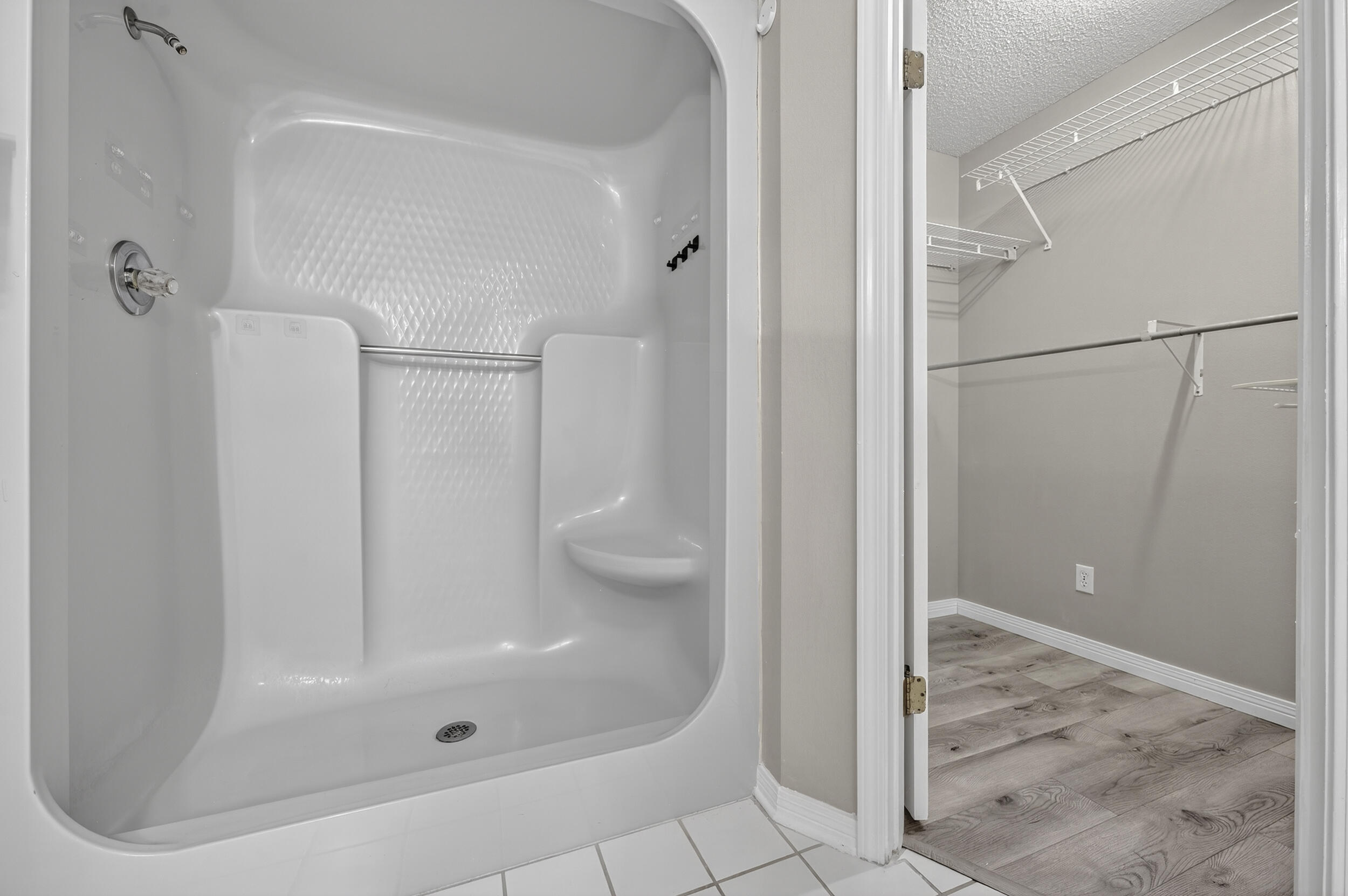 MARINERS COVE - Residential