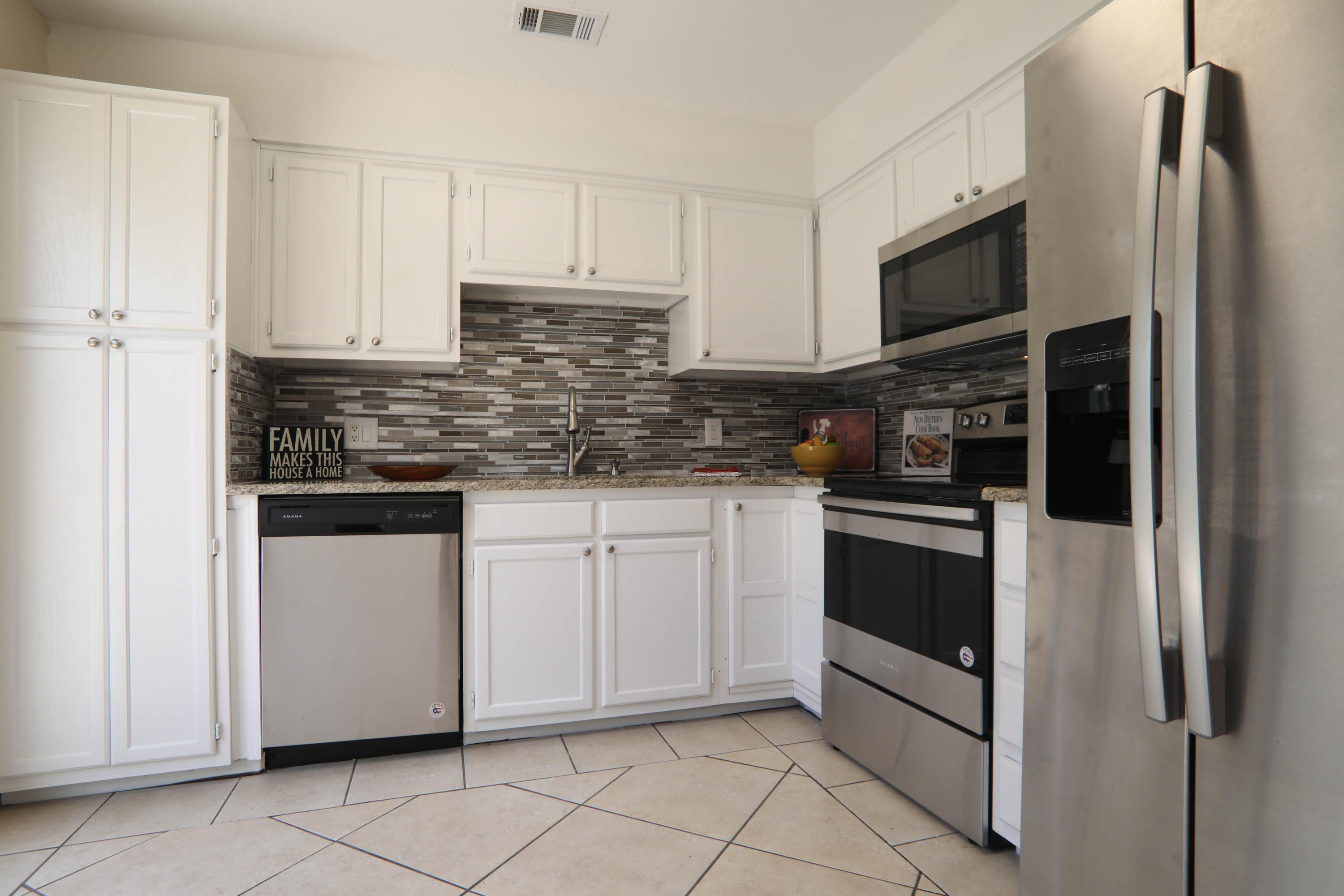 HIDDEN TRAILS PH 1 - Residential