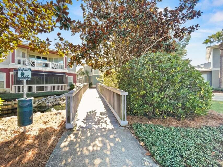 CRYSTAL LAKE II AT SANDESTIN - Residential