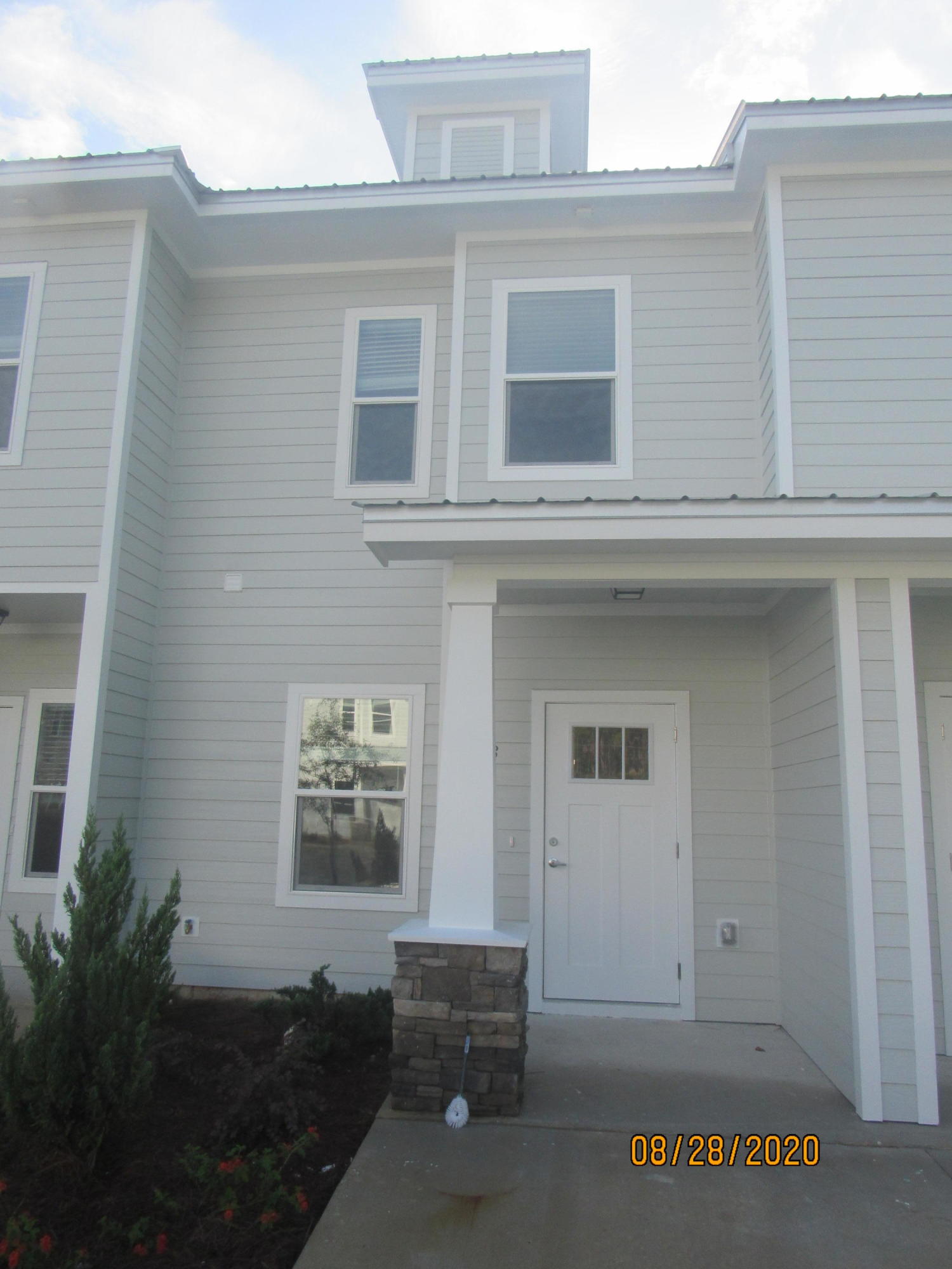 VERANDAS AT FREEPORT - Residential Lease