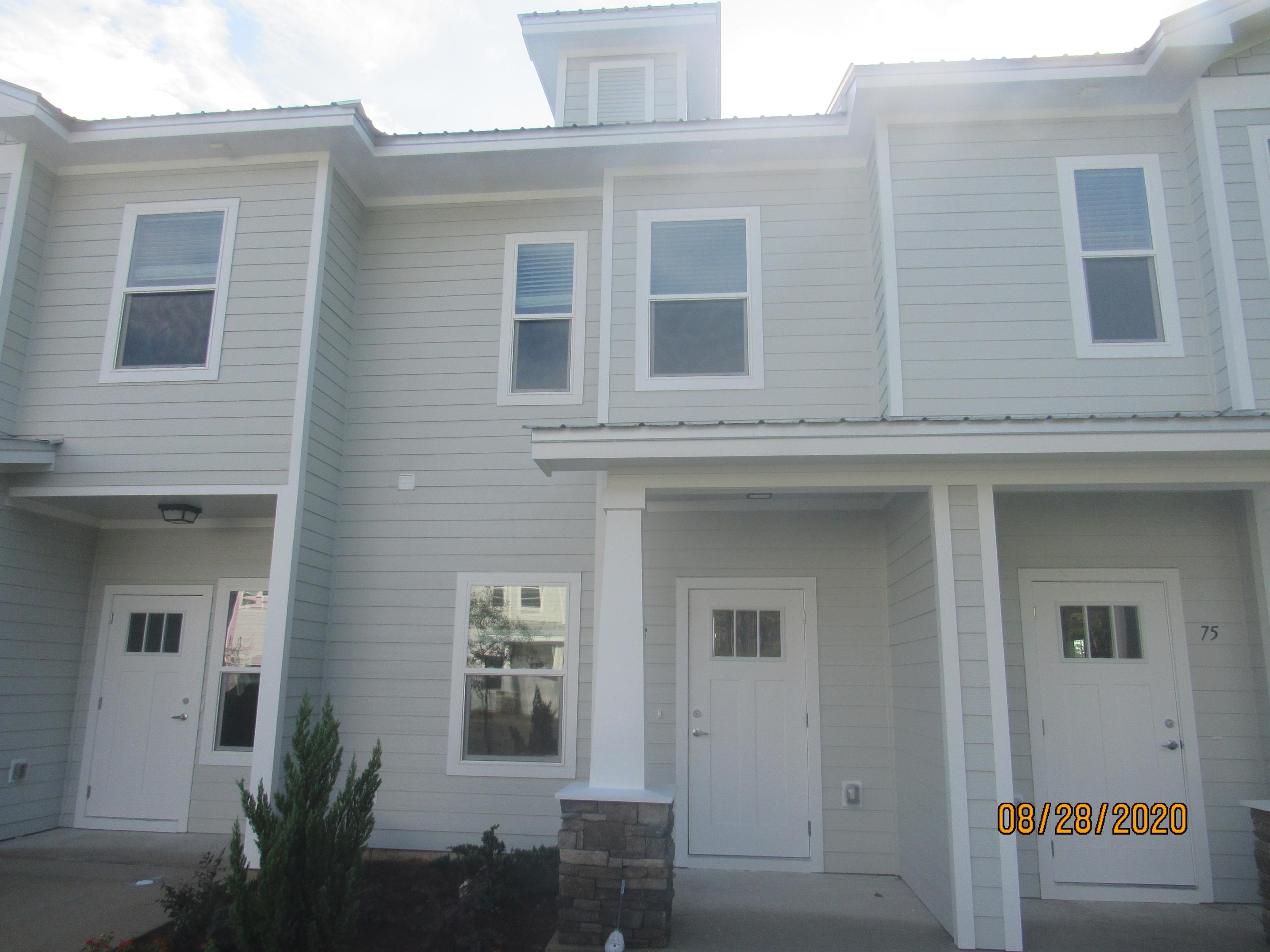 VERANDAS AT FREEPORT - Residential Lease