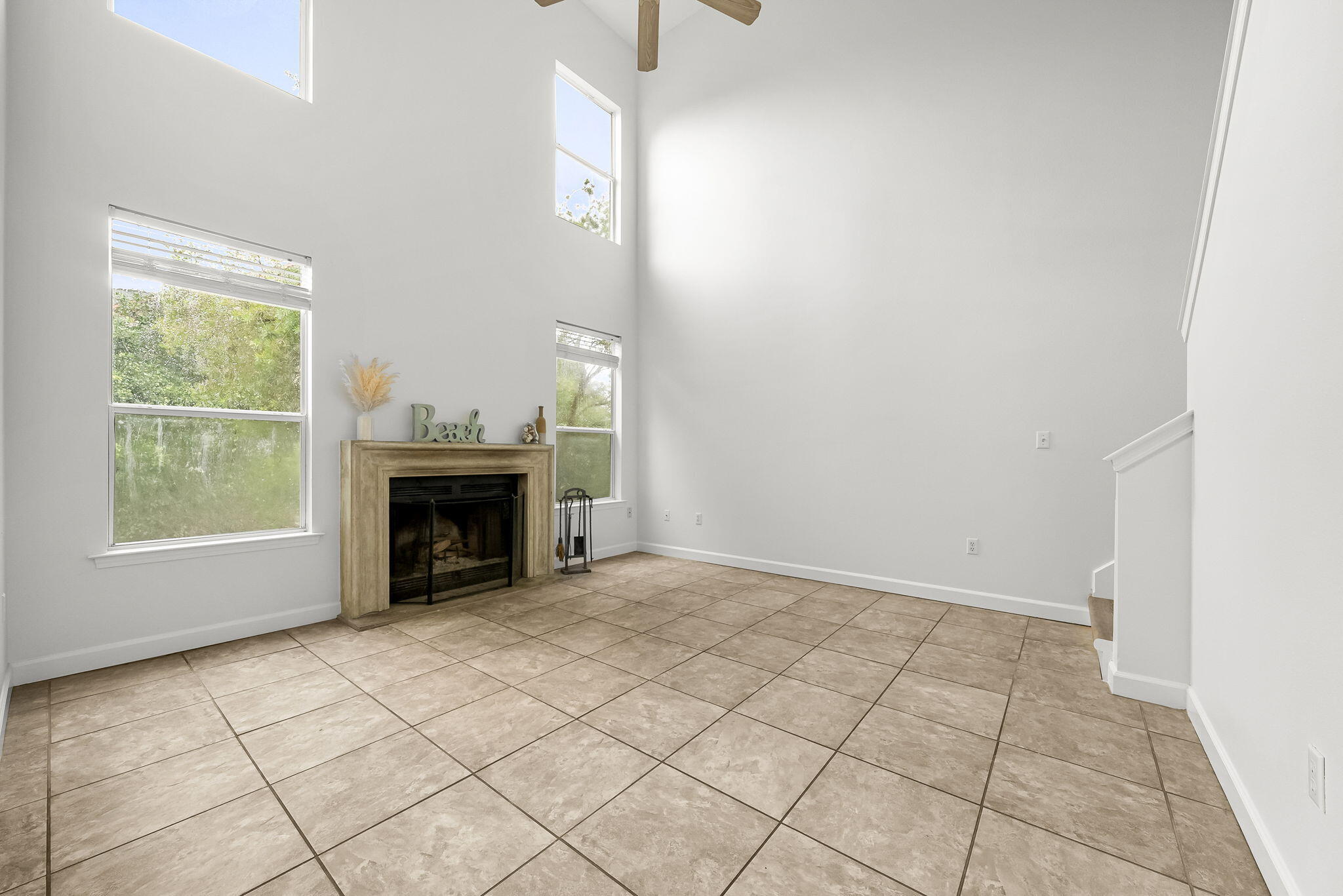 ESCADA - Residential Lease