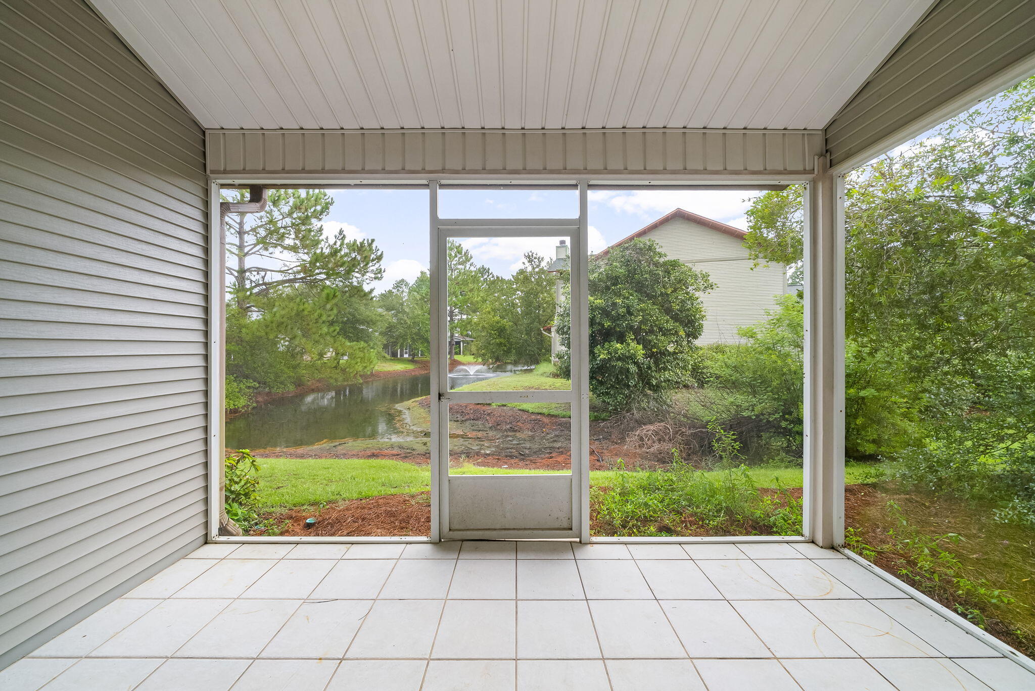 ESCADA - Residential Lease