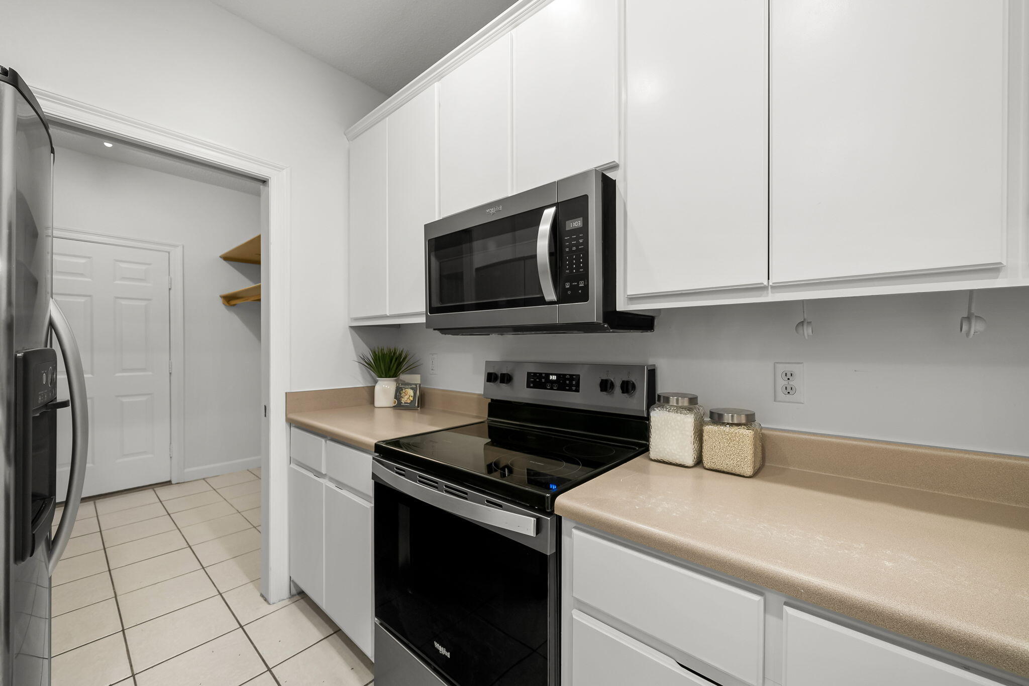 ESCADA - Residential Lease