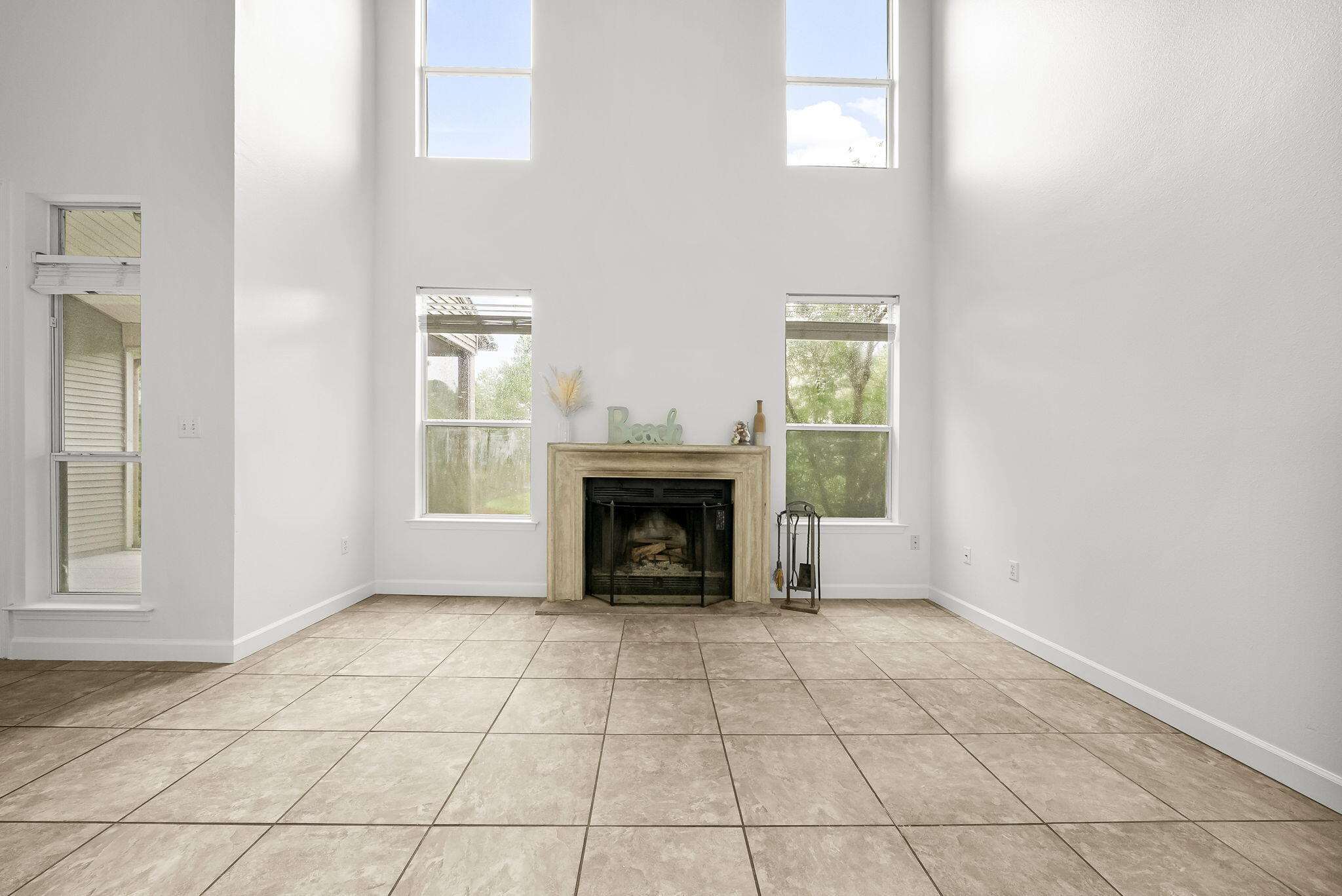 ESCADA - Residential Lease