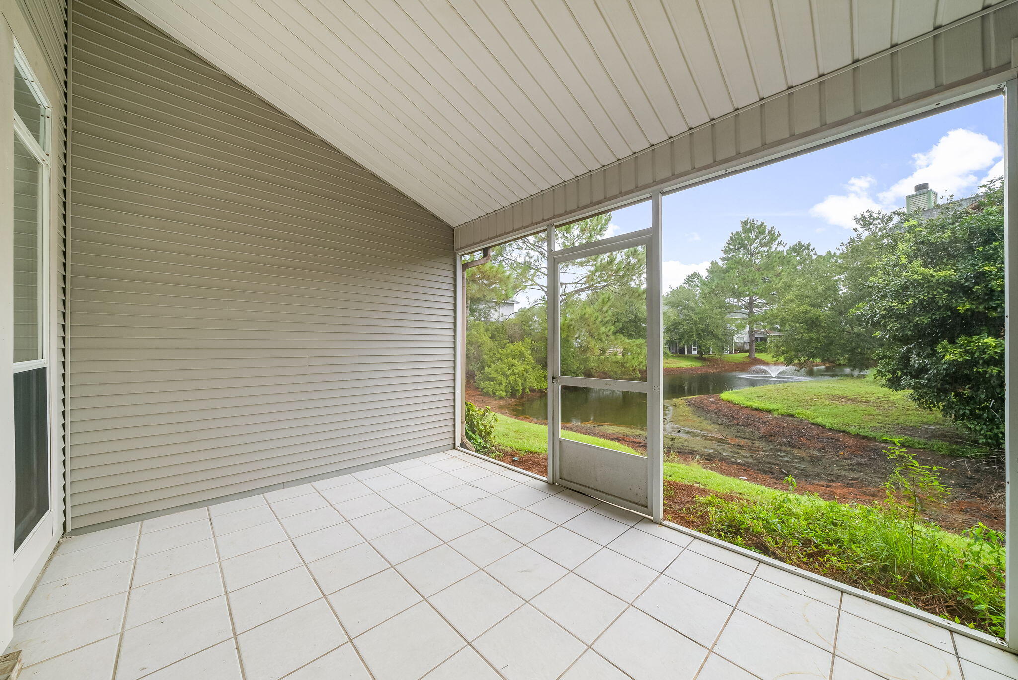ESCADA - Residential Lease