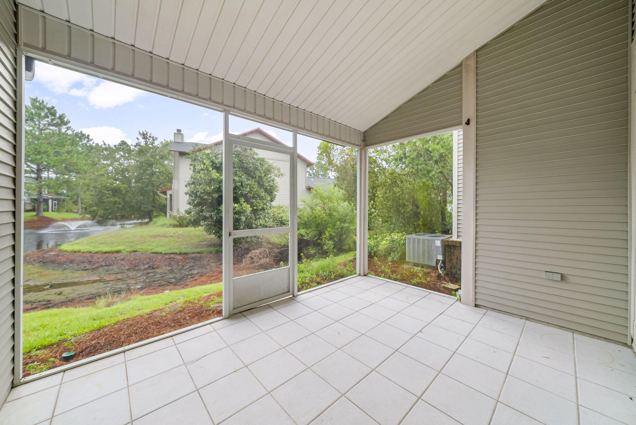 ESCADA - Residential Lease