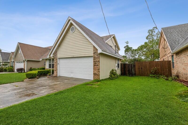 VILLAGE WEST - Residential