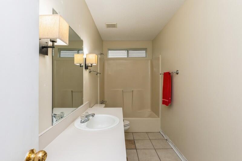 VILLAGE WEST - Residential