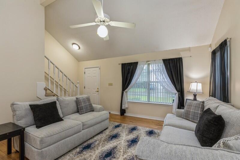 VILLAGE WEST - Residential