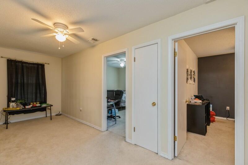 VILLAGE WEST - Residential