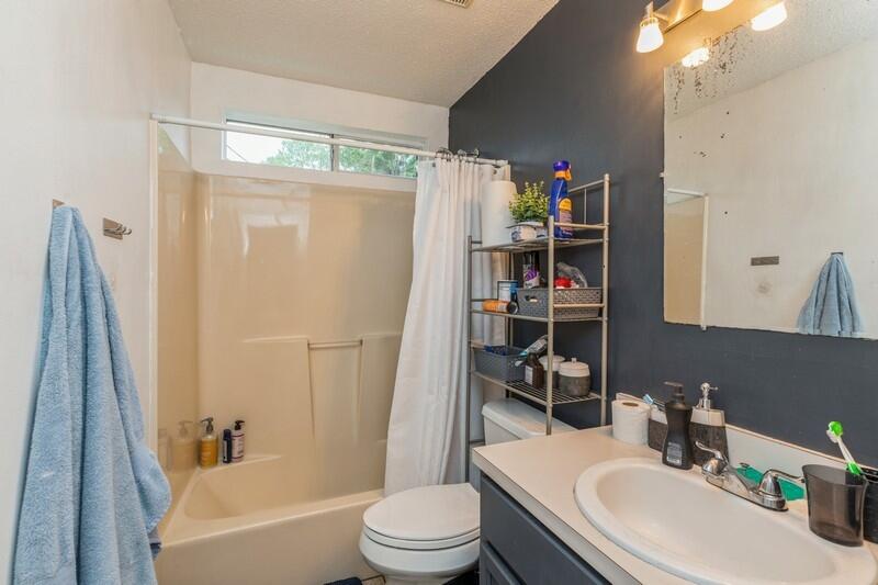 VILLAGE WEST - Residential