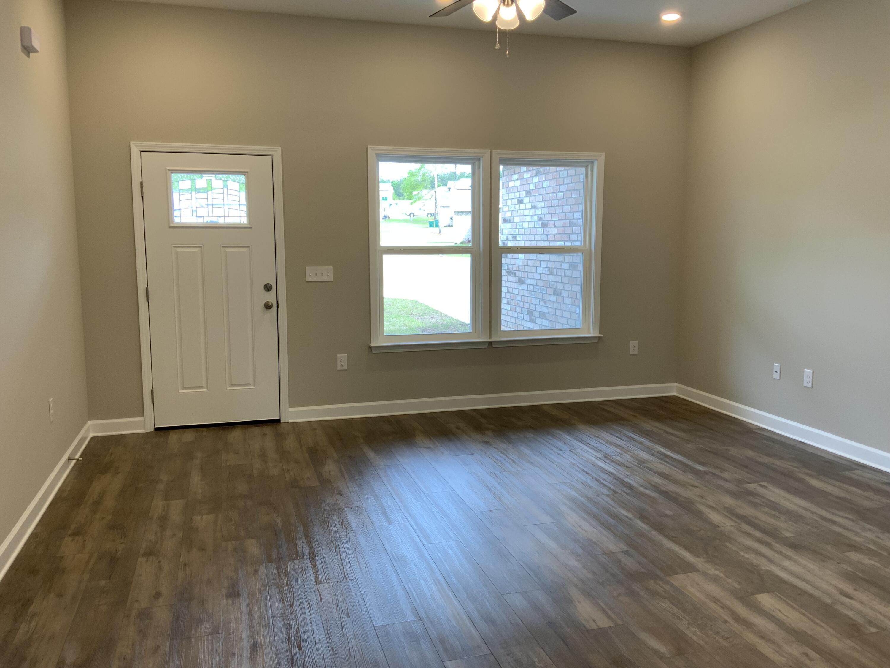 MAJESTIC OAKS VINEYARD - Residential